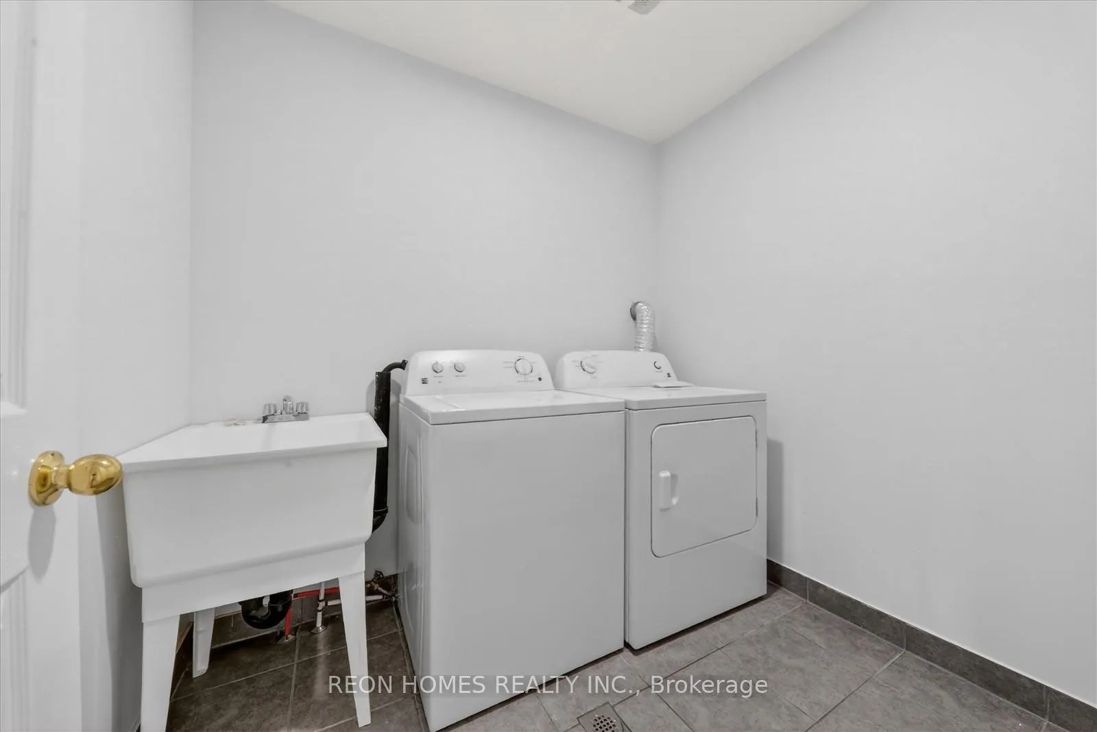 Photo 43 of 37 Raithby Crescent, Ajax, Central East — HOMEH