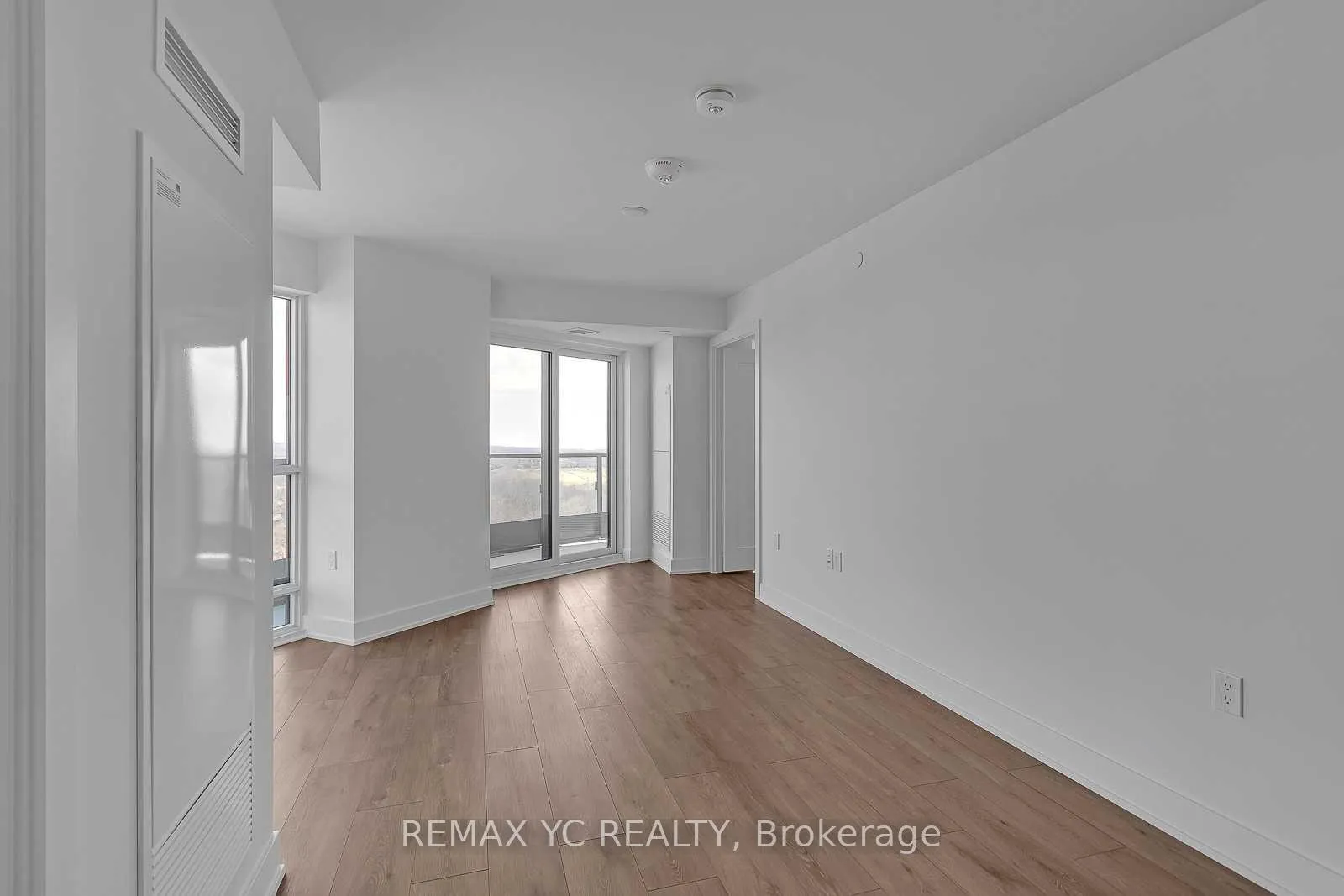 Photo 4 of Unit 3217, 585 Bloor Street E, Toronto, North St. James Town — HOMEH