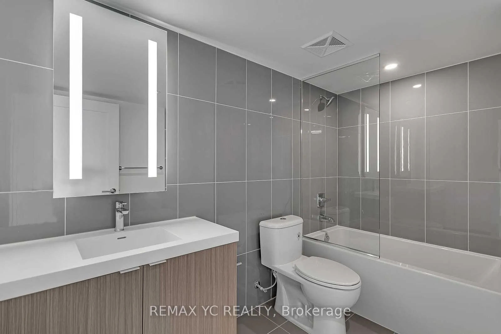 Photo 16 of Unit 3217, 585 Bloor Street E, Toronto, North St. James Town — HOMEH