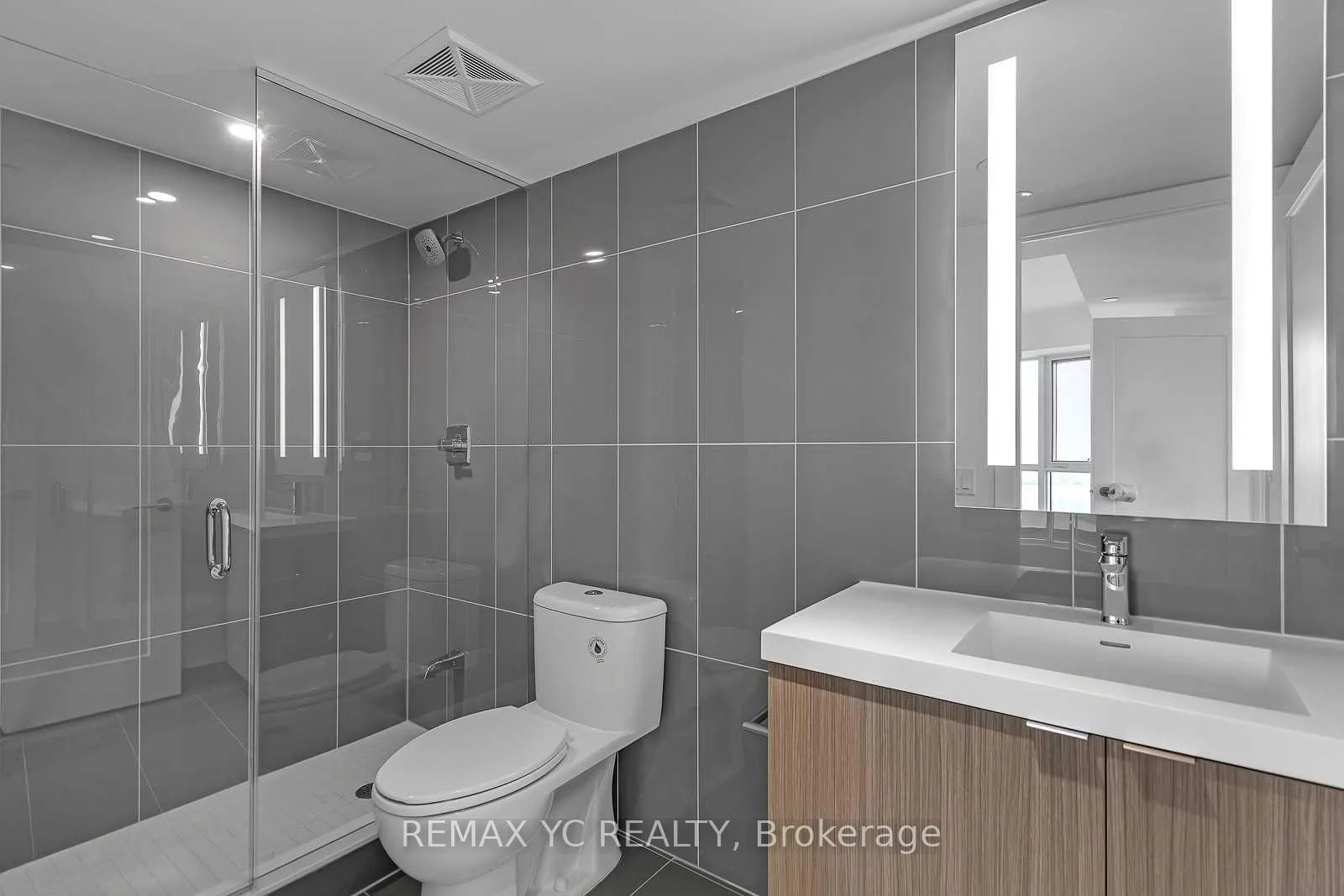 Photo 17 of Unit 3217, 585 Bloor Street E, Toronto, North St. James Town — HOMEH