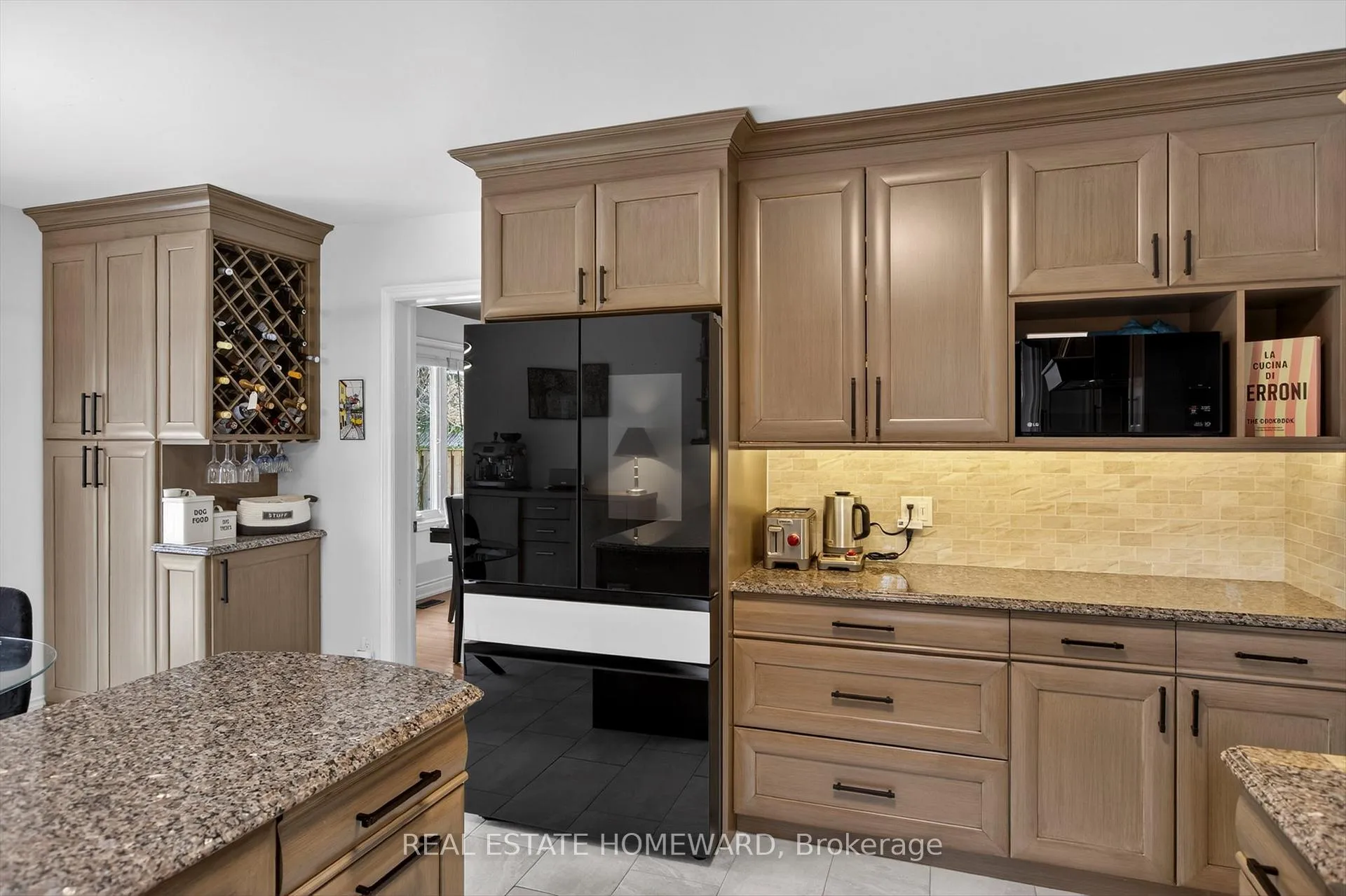 Photo 11 of 1530 Scollard Crescent, Peterborough, Ashburnham Ward 4 — HOMEH