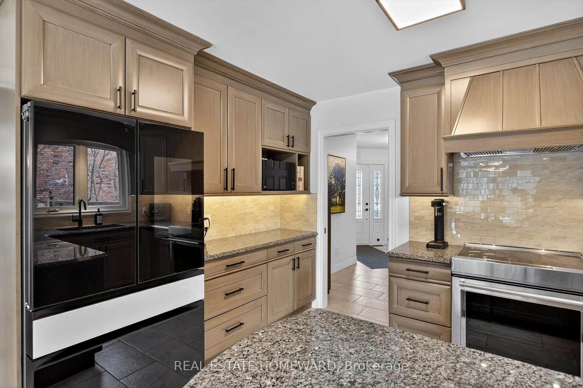 Photo 12 of 1530 Scollard Crescent, Peterborough, Ashburnham Ward 4 — HOMEH