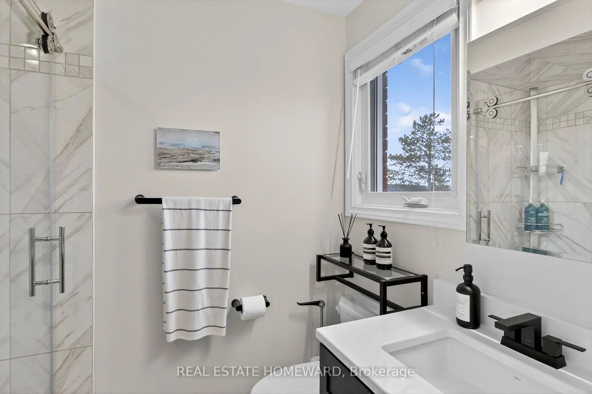 Photo 19 of 1530 Scollard Crescent, Peterborough, Ashburnham Ward 4 — HOMEH