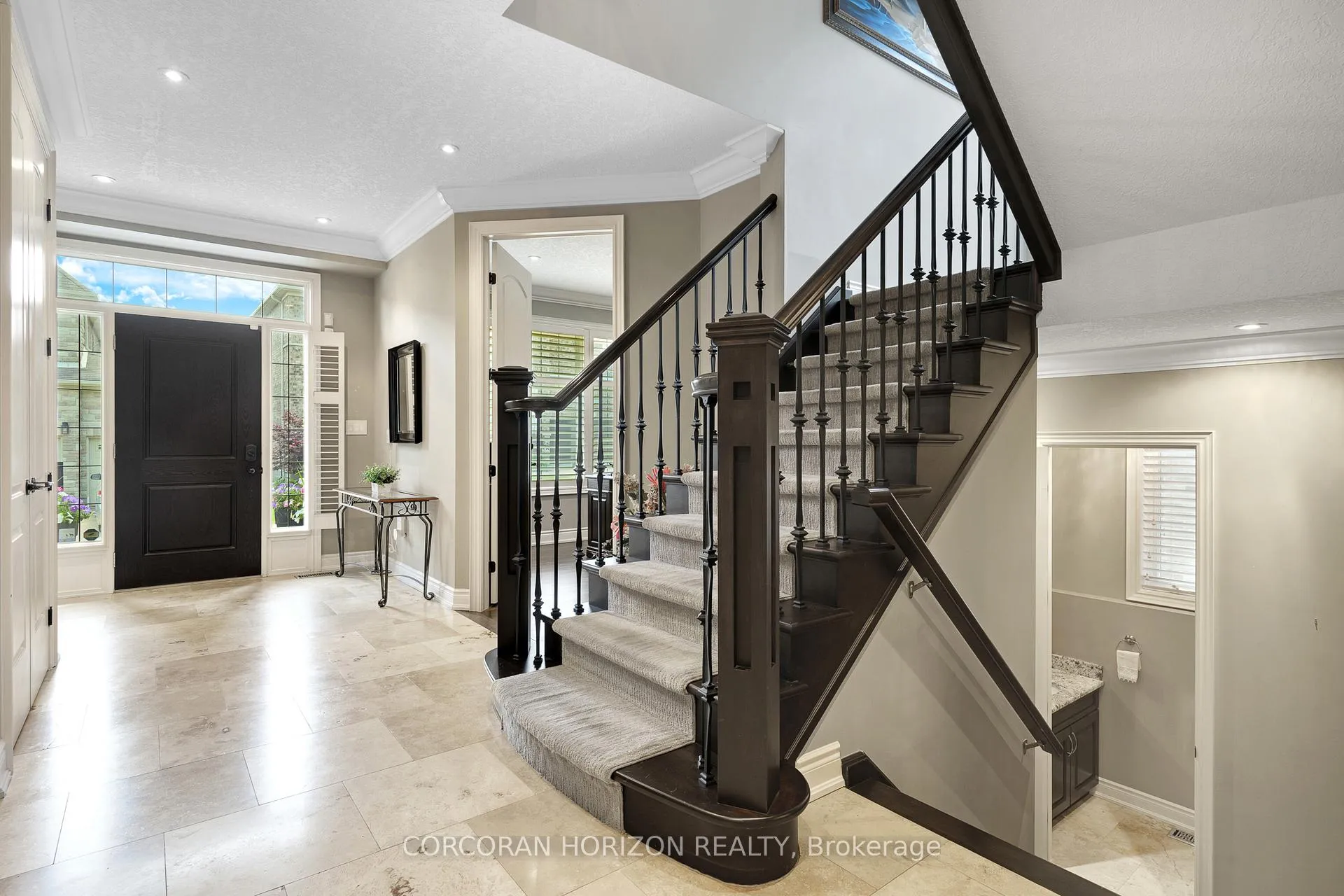 Photo 8 of Unit 8, 258 Edgewater Crescent, Kitchener, Grand River South — HOMEH