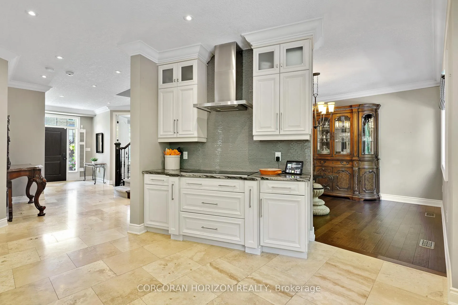 Photo 11 of Unit 8, 258 Edgewater Crescent, Kitchener, Grand River South — HOMEH