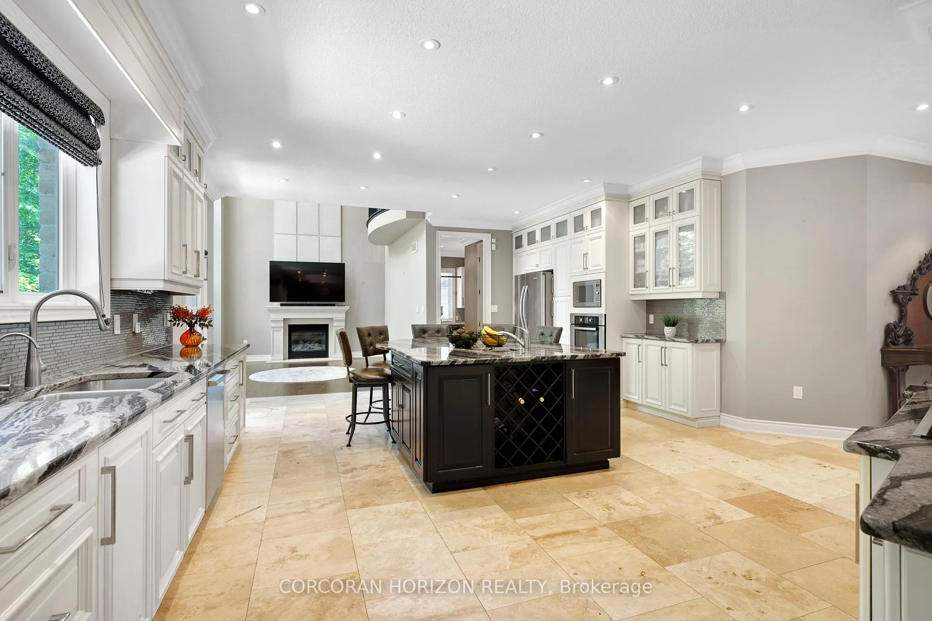 Photo 12 of Unit 8, 258 Edgewater Crescent, Kitchener, Grand River South — HOMEH