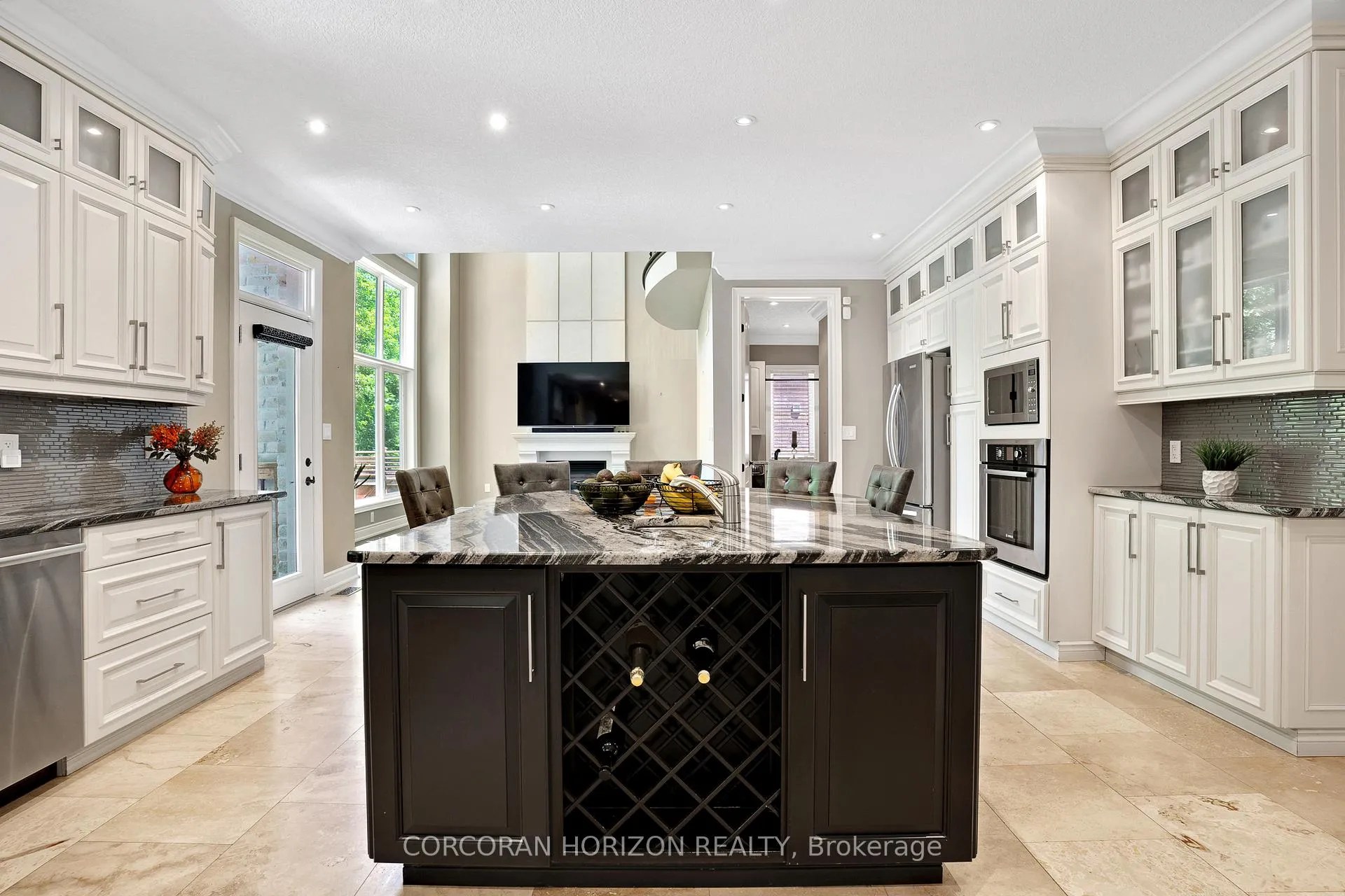 Photo 13 of Unit 8, 258 Edgewater Crescent, Kitchener, Grand River South — HOMEH
