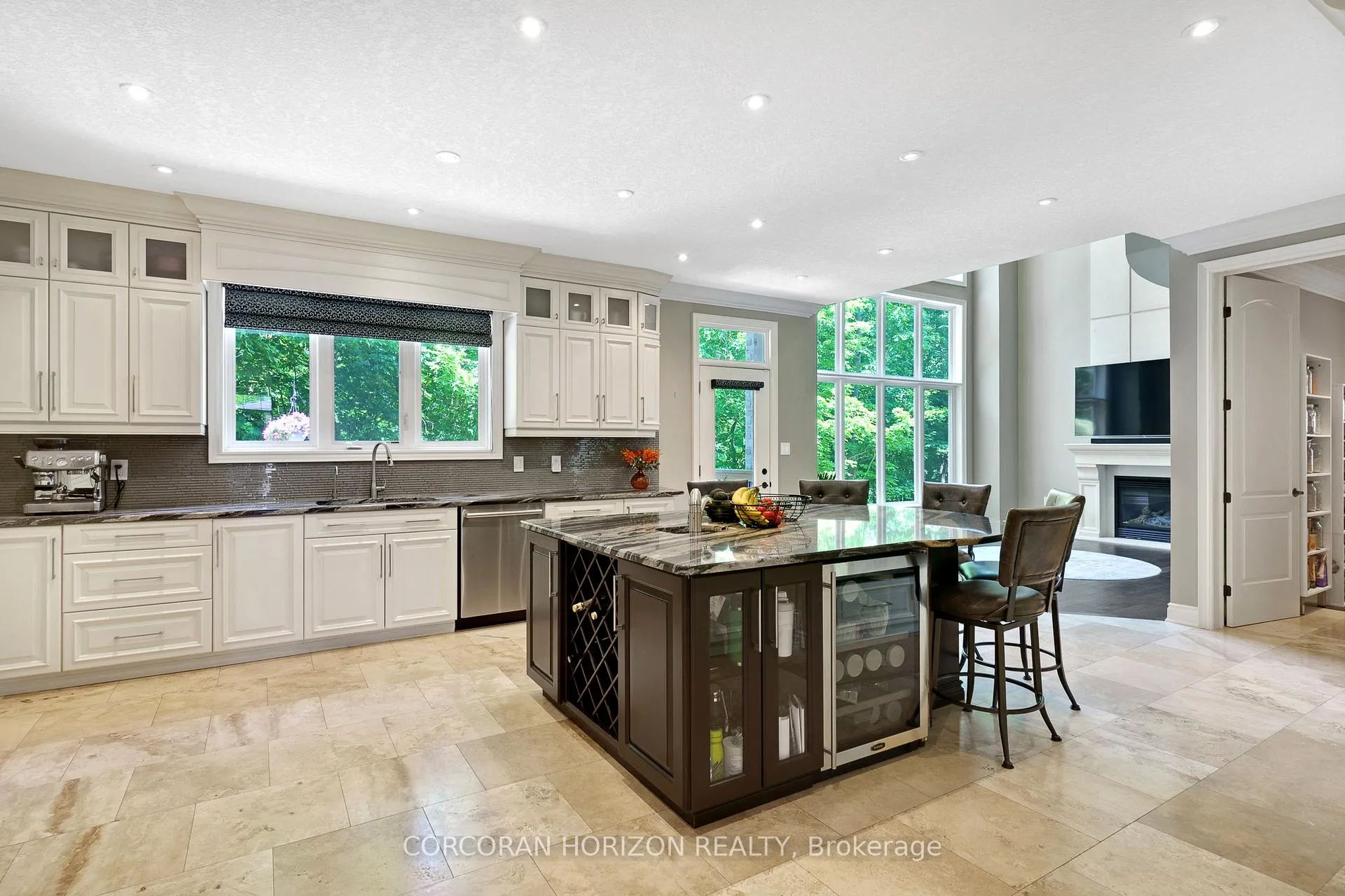 Photo 14 of Unit 8, 258 Edgewater Crescent, Kitchener, Grand River South — HOMEH