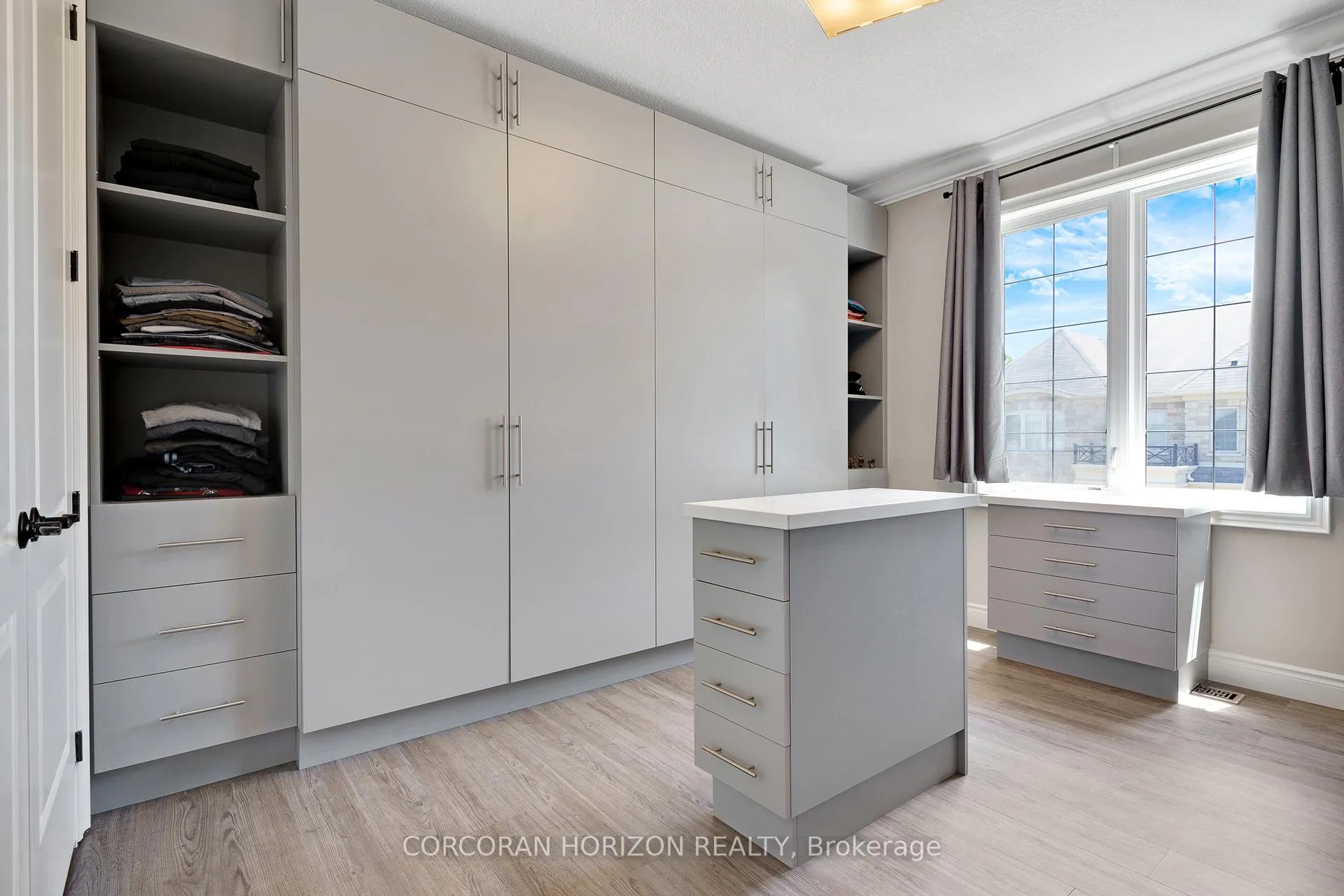 Photo 27 of Unit 8, 258 Edgewater Crescent, Kitchener, Grand River South — HOMEH