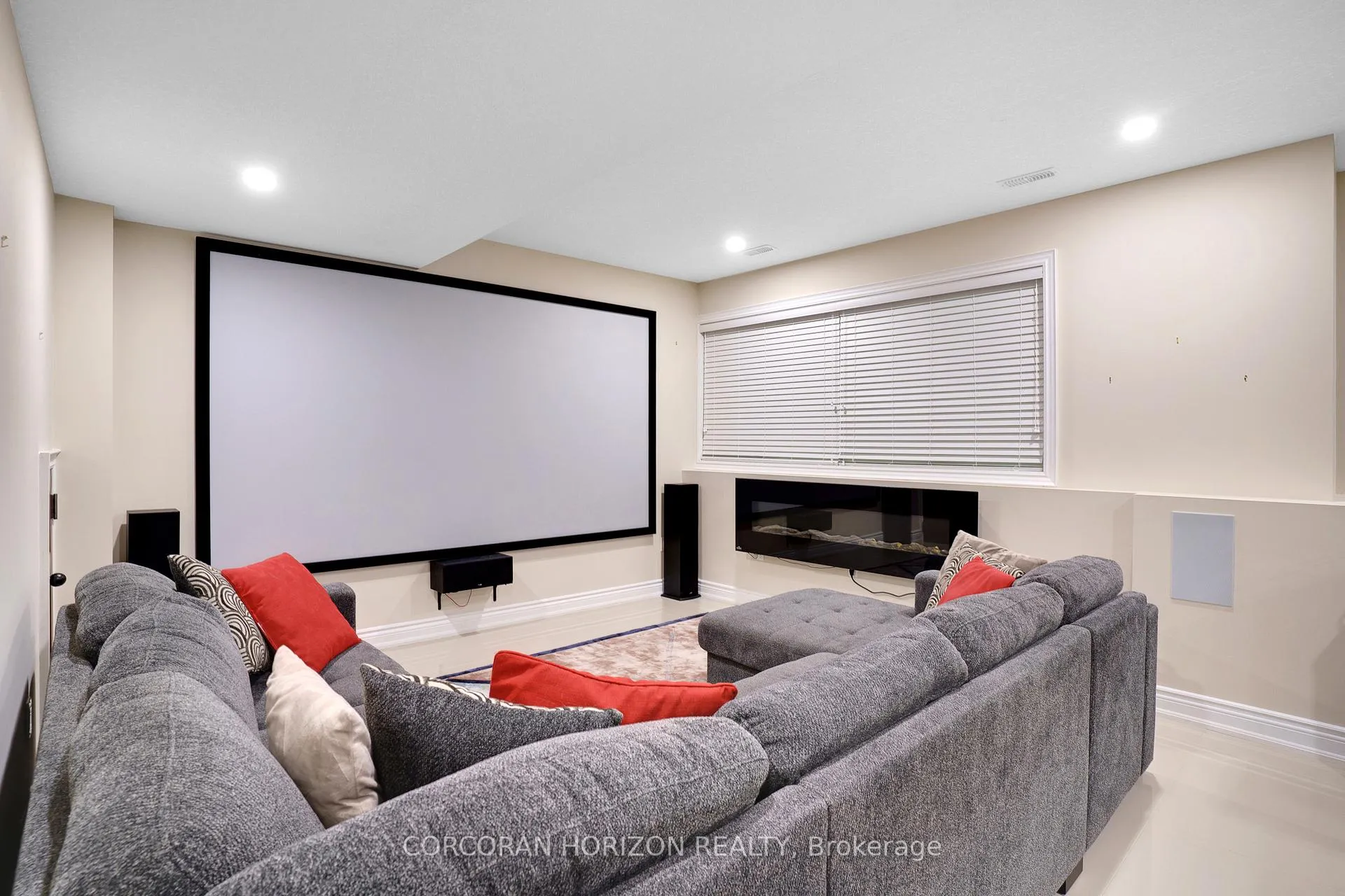 Photo 38 of Unit 8, 258 Edgewater Crescent, Kitchener, Grand River South — HOMEH