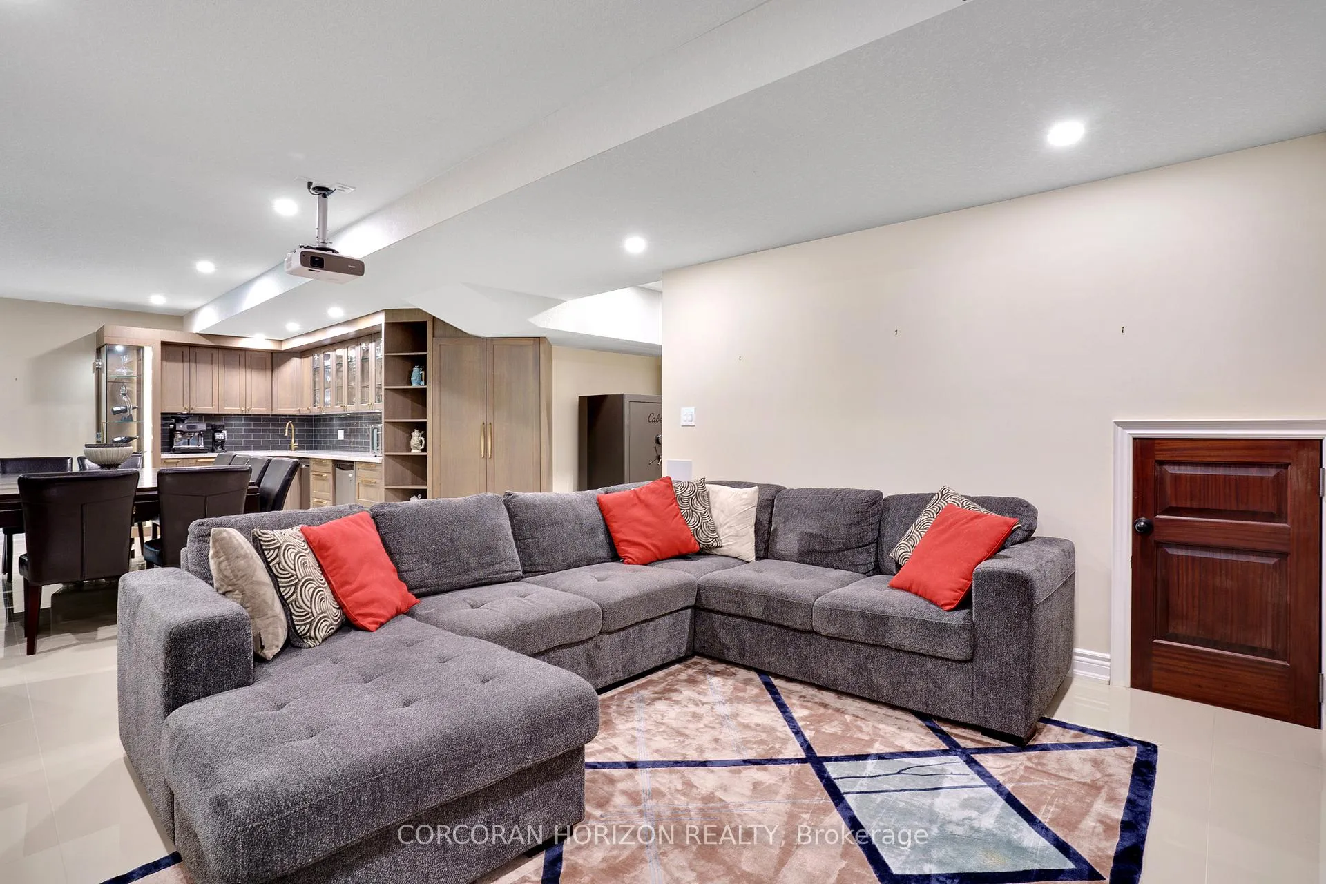 Photo 39 of Unit 8, 258 Edgewater Crescent, Kitchener, Grand River South — HOMEH