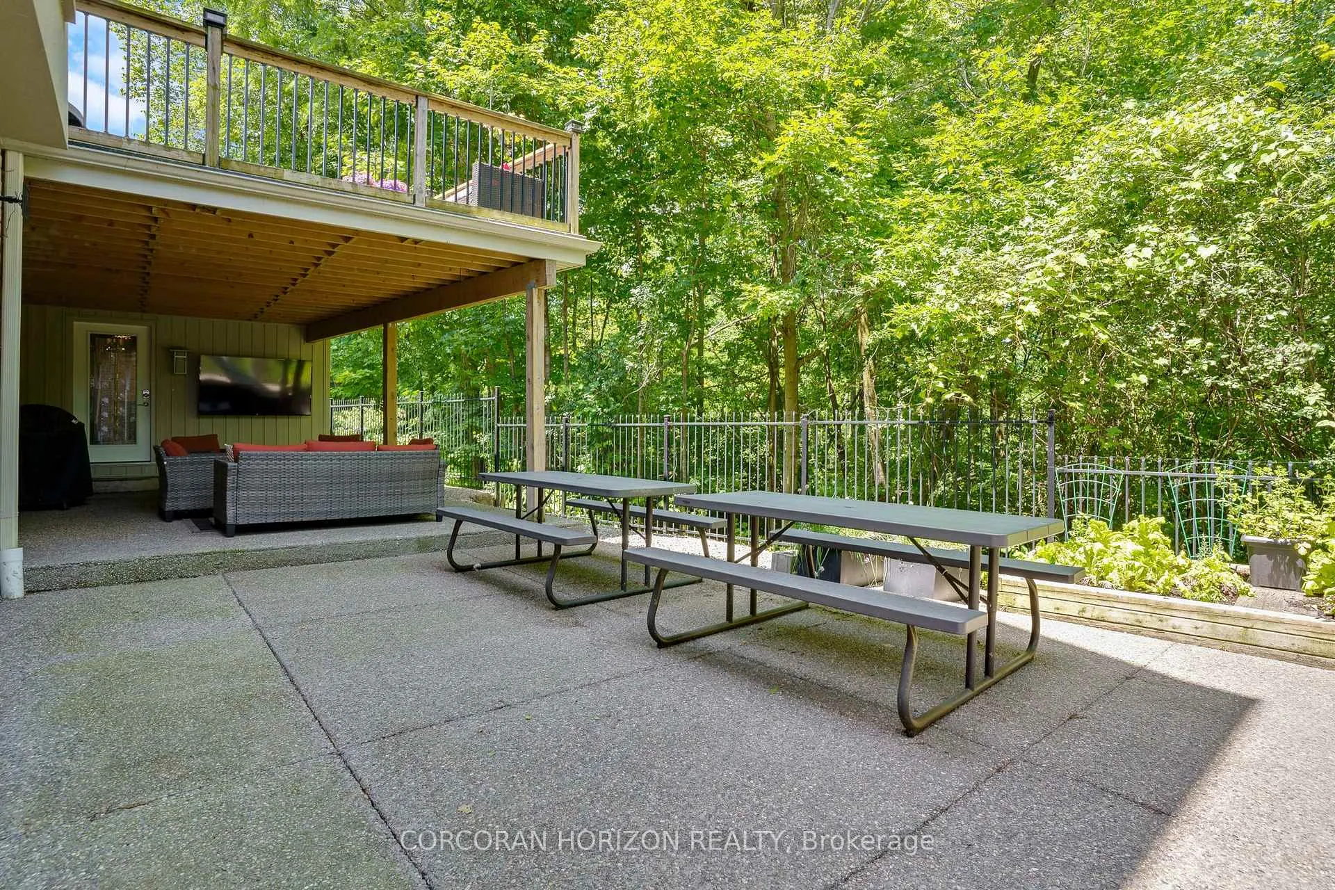 Photo 47 of Unit 8, 258 Edgewater Crescent, Kitchener, Grand River South — HOMEH