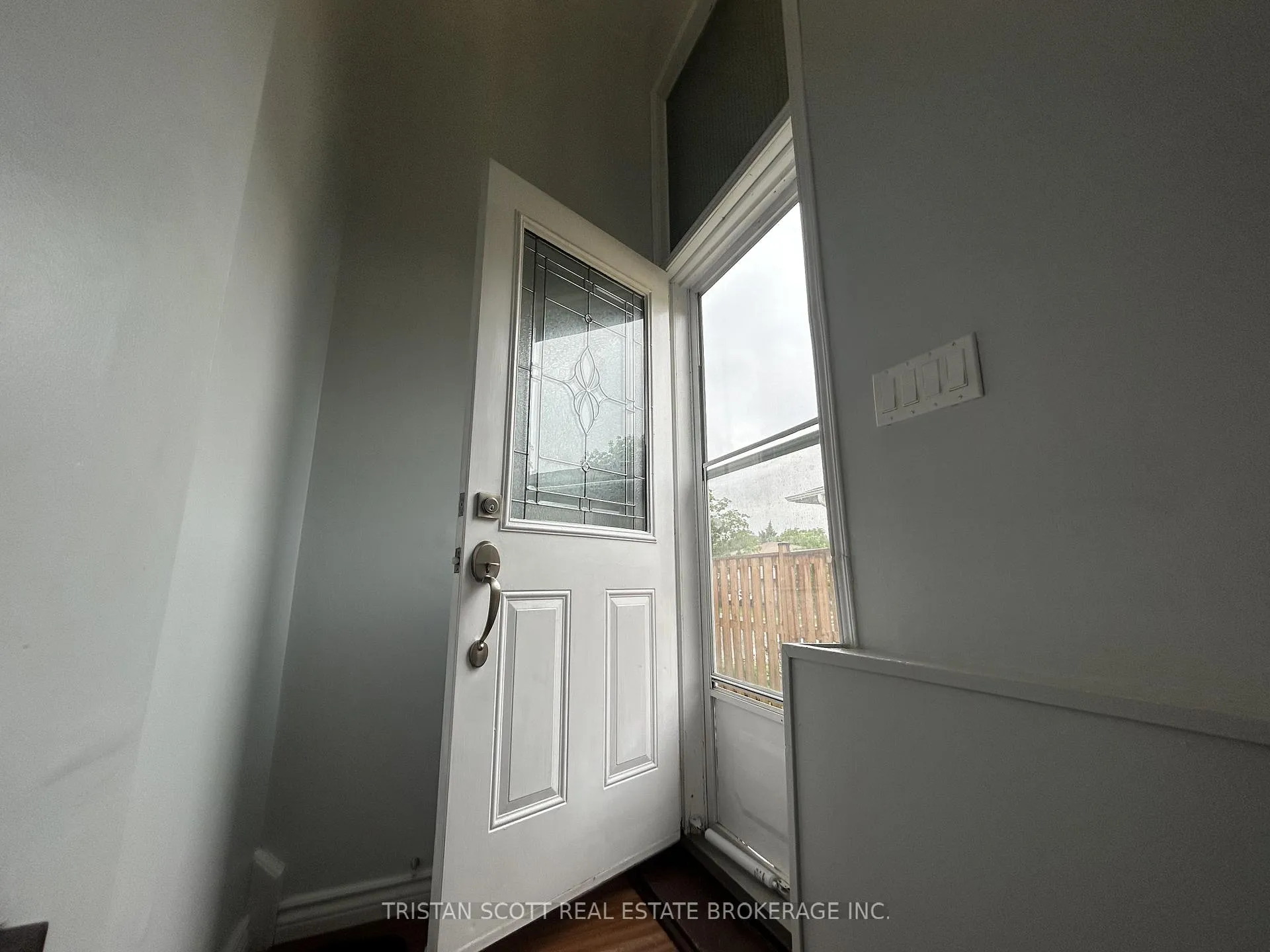 Photo 2 of 99 Greenbriar Road, Brampton, Northgate — HOMEH