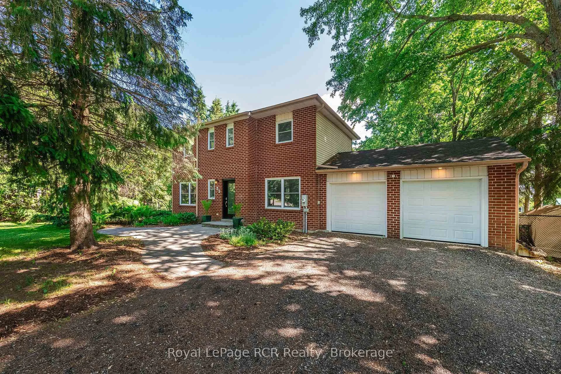 Photo 3 of 25 Agnes Street, Caledon, Alton — HOMEH