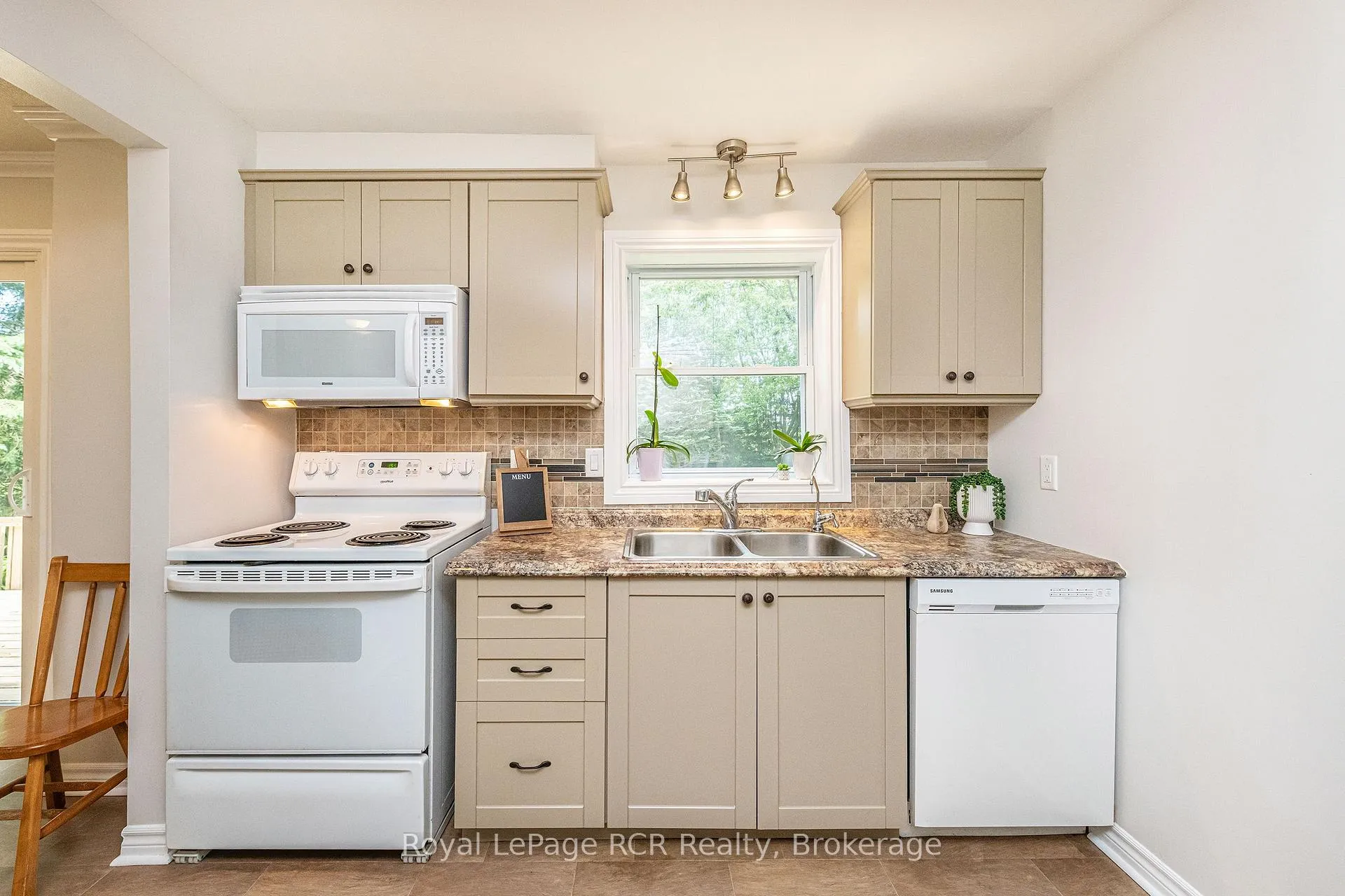 Photo 15 of 25 Agnes Street, Caledon, Alton — HOMEH