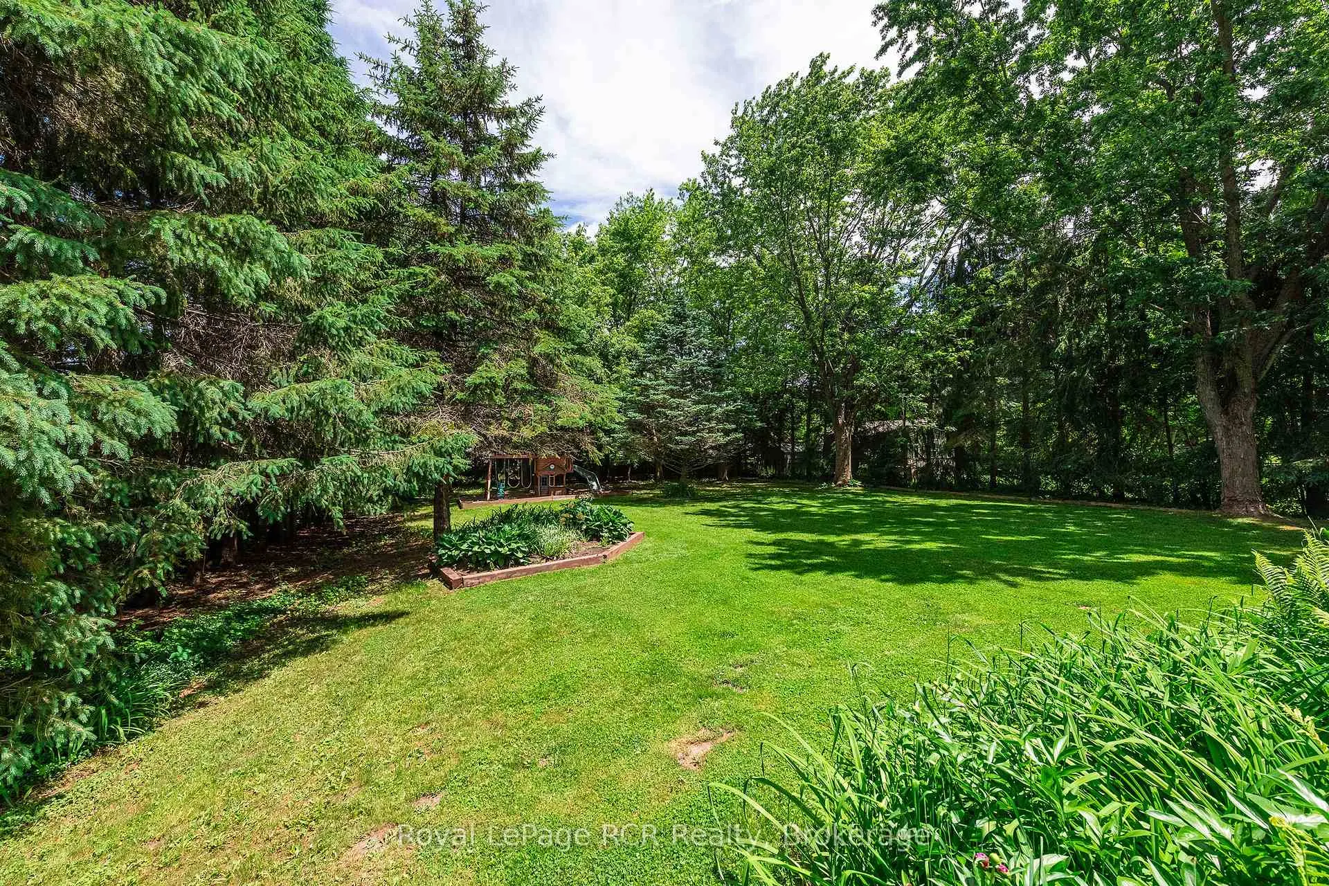 Photo 45 of 25 Agnes Street, Caledon, Alton — HOMEH