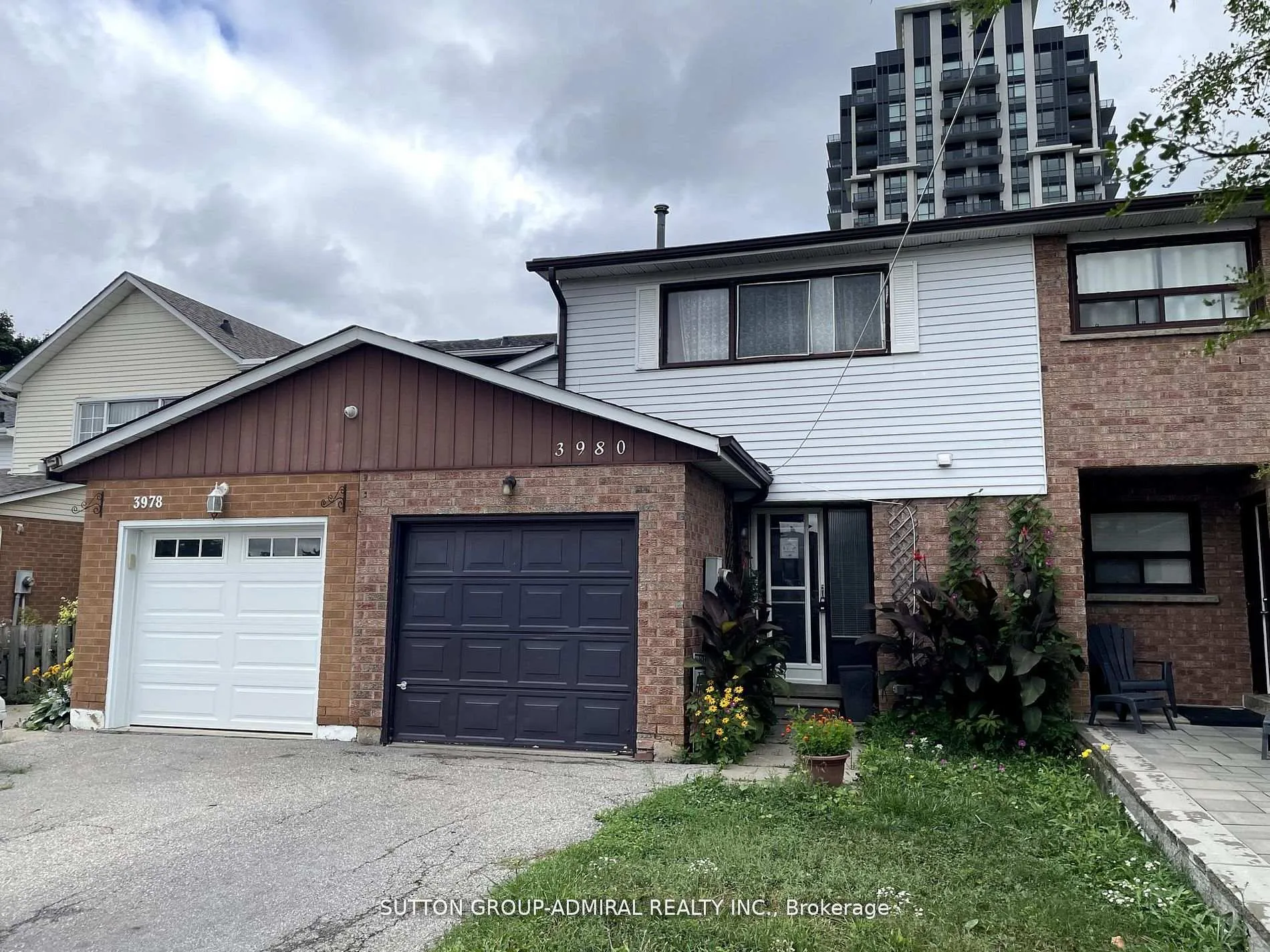 Photo 3 of 3980 Bishopstoke Lane, Mississauga, Rathwood — HOMEH