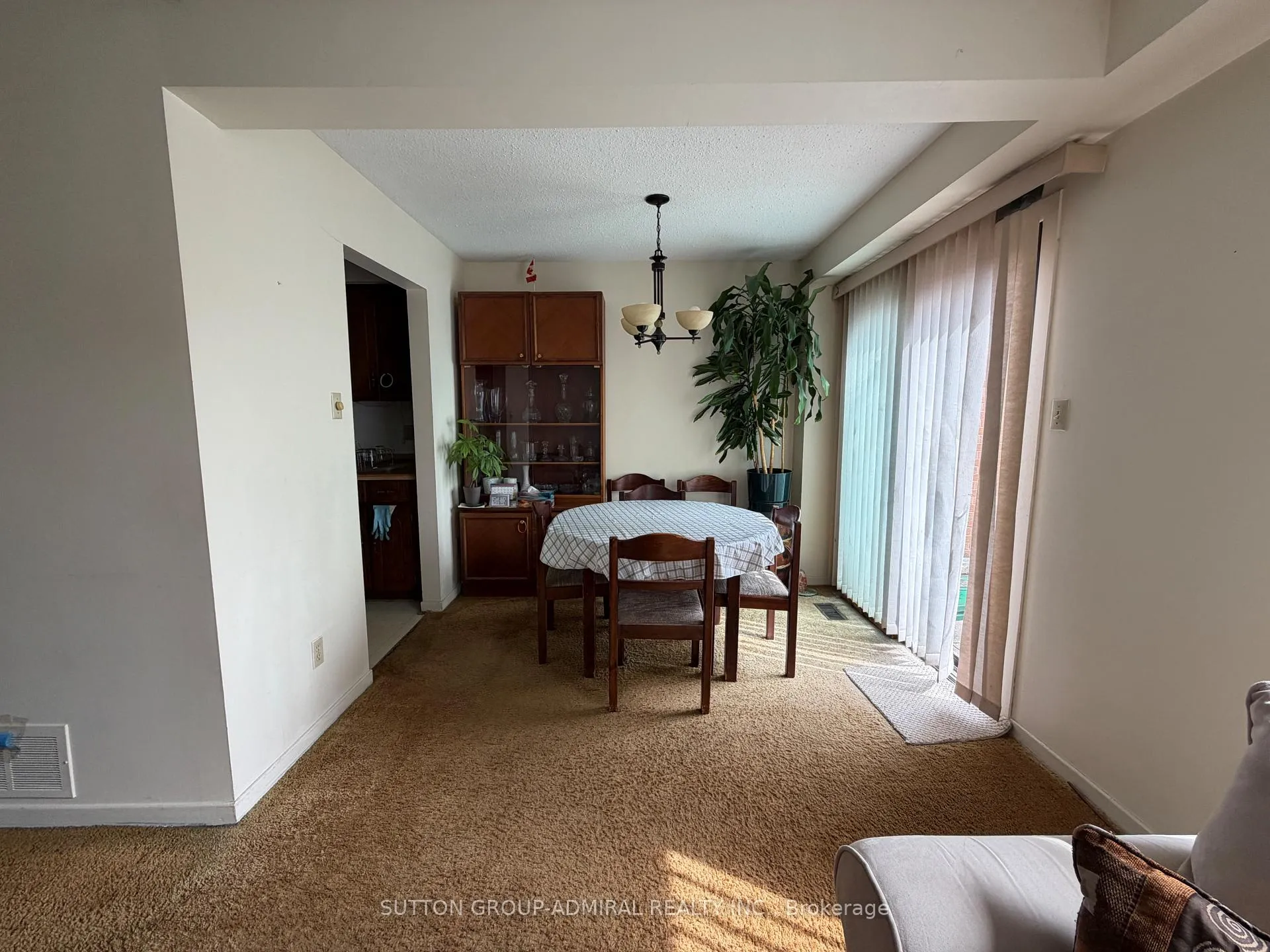 Photo 8 of 3980 Bishopstoke Lane, Mississauga, Rathwood — HOMEH