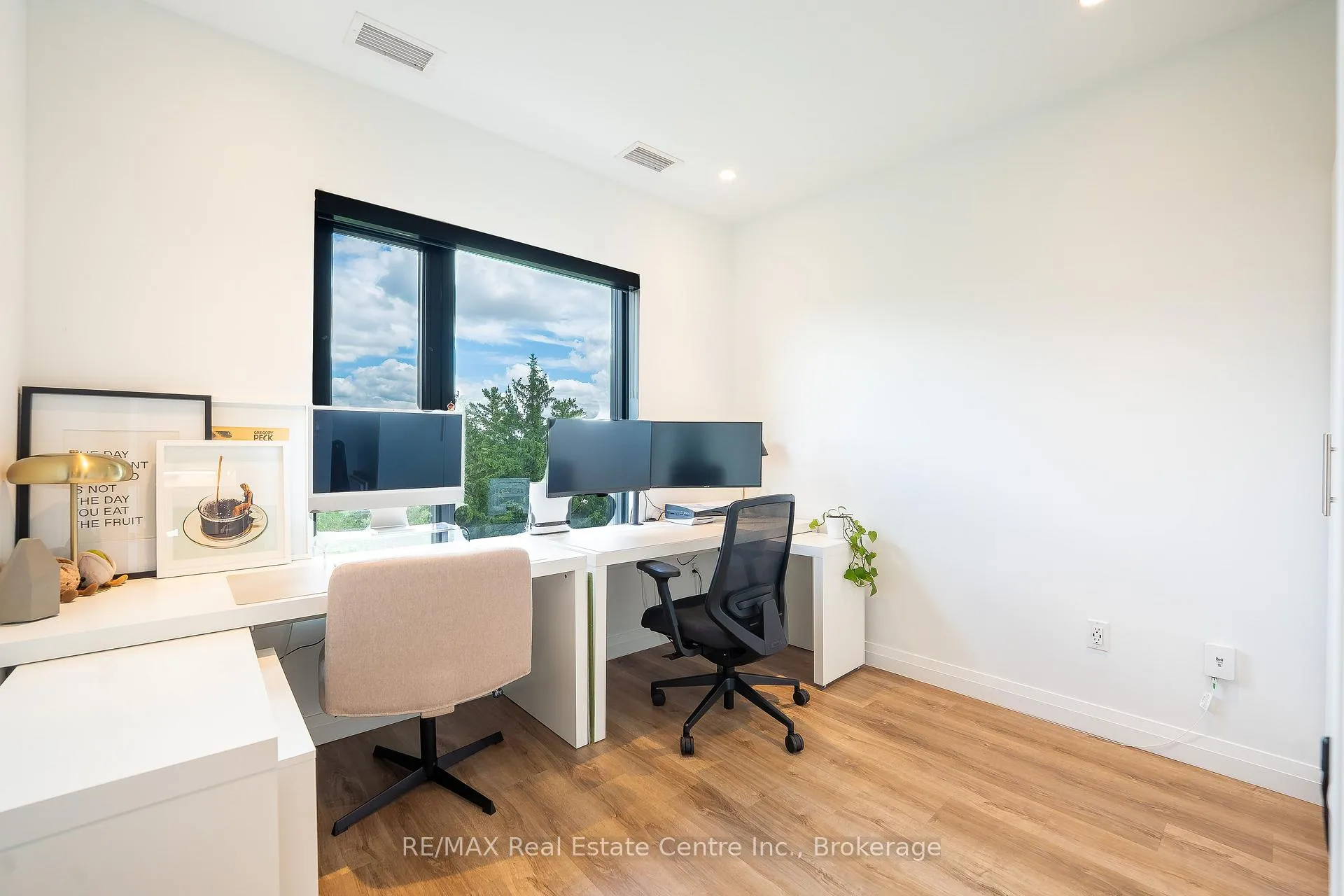Photo 13 of Unit 615, 525 New Dundee Road, Kitchener — HOMEH