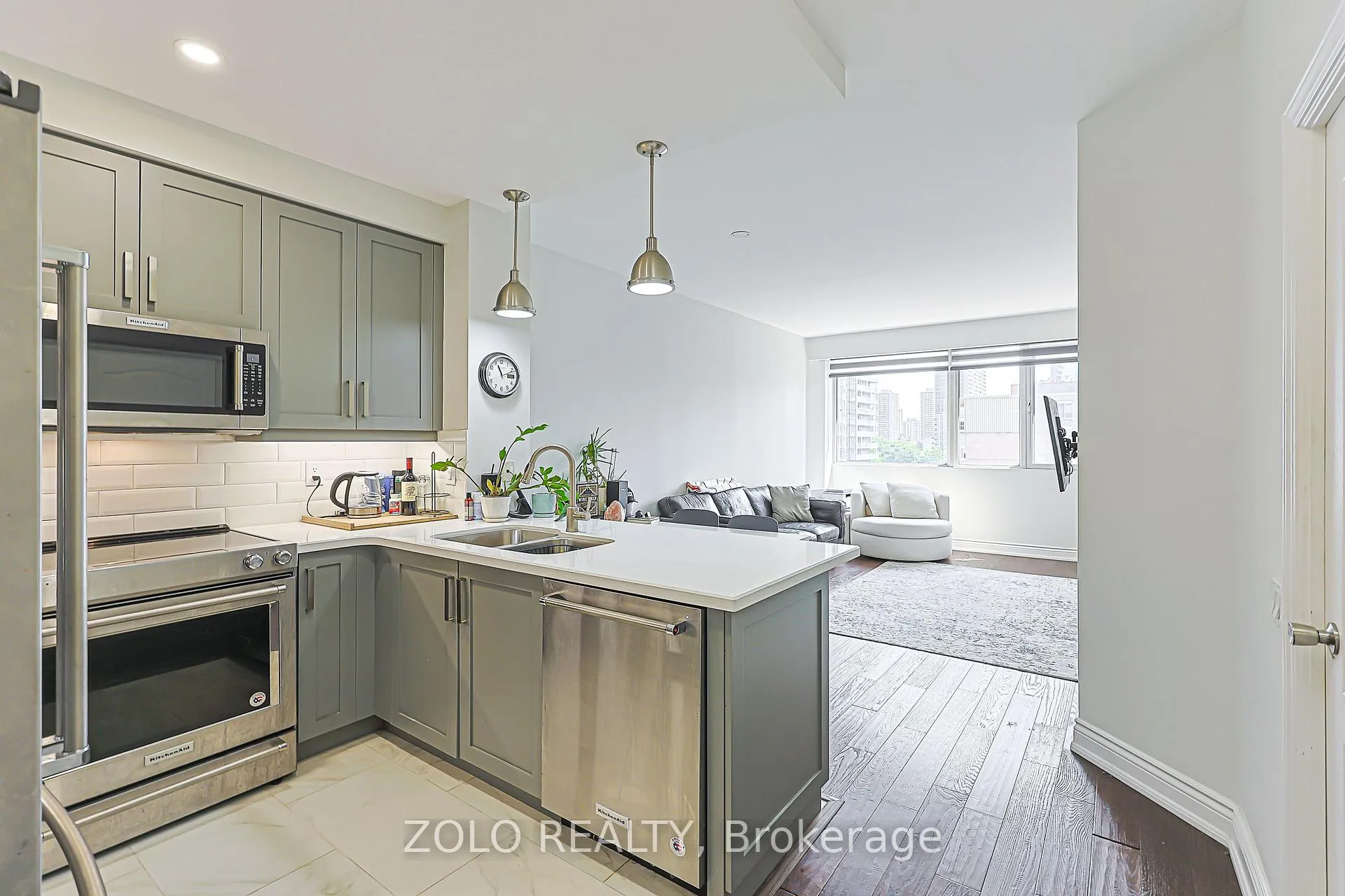 Photo 4 of Unit 610, 555 Yonge Street, Toronto, Church-Yonge Corridor — HOMEH