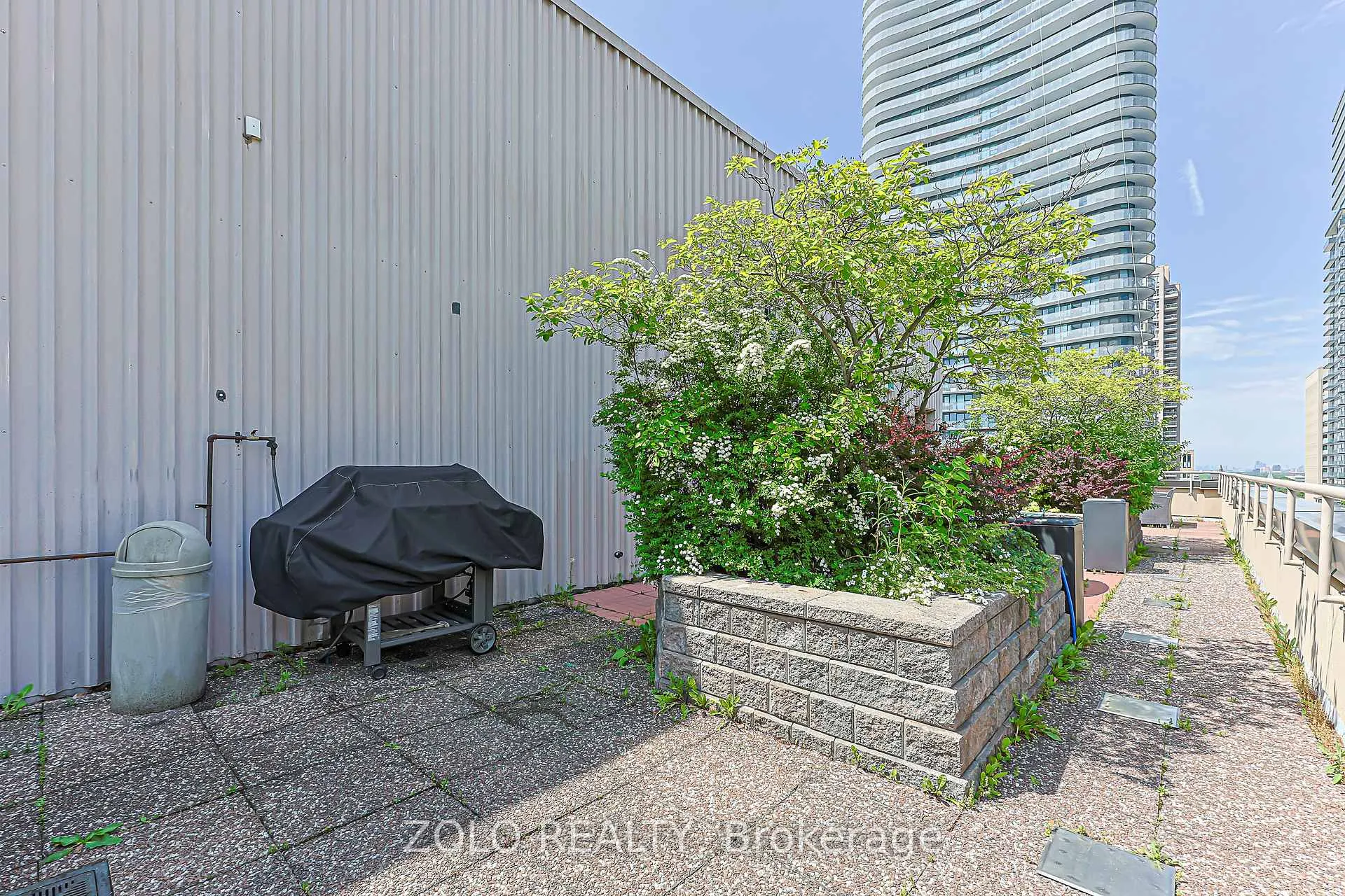 Photo 29 of Unit 610, 555 Yonge Street, Toronto, Church-Yonge Corridor — HOMEH