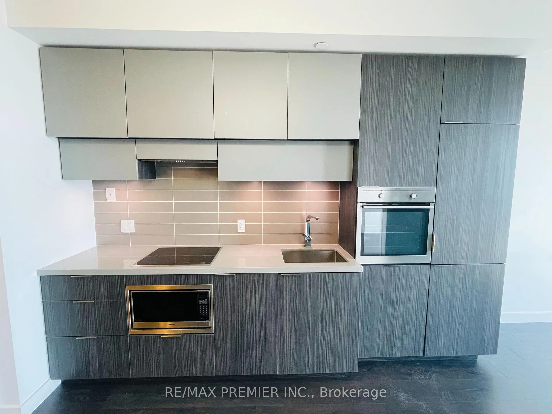 Photo 7 of Unit 4301, 8 Eglinton Avenue E, Toronto, Mount Pleasant West — HOMEH