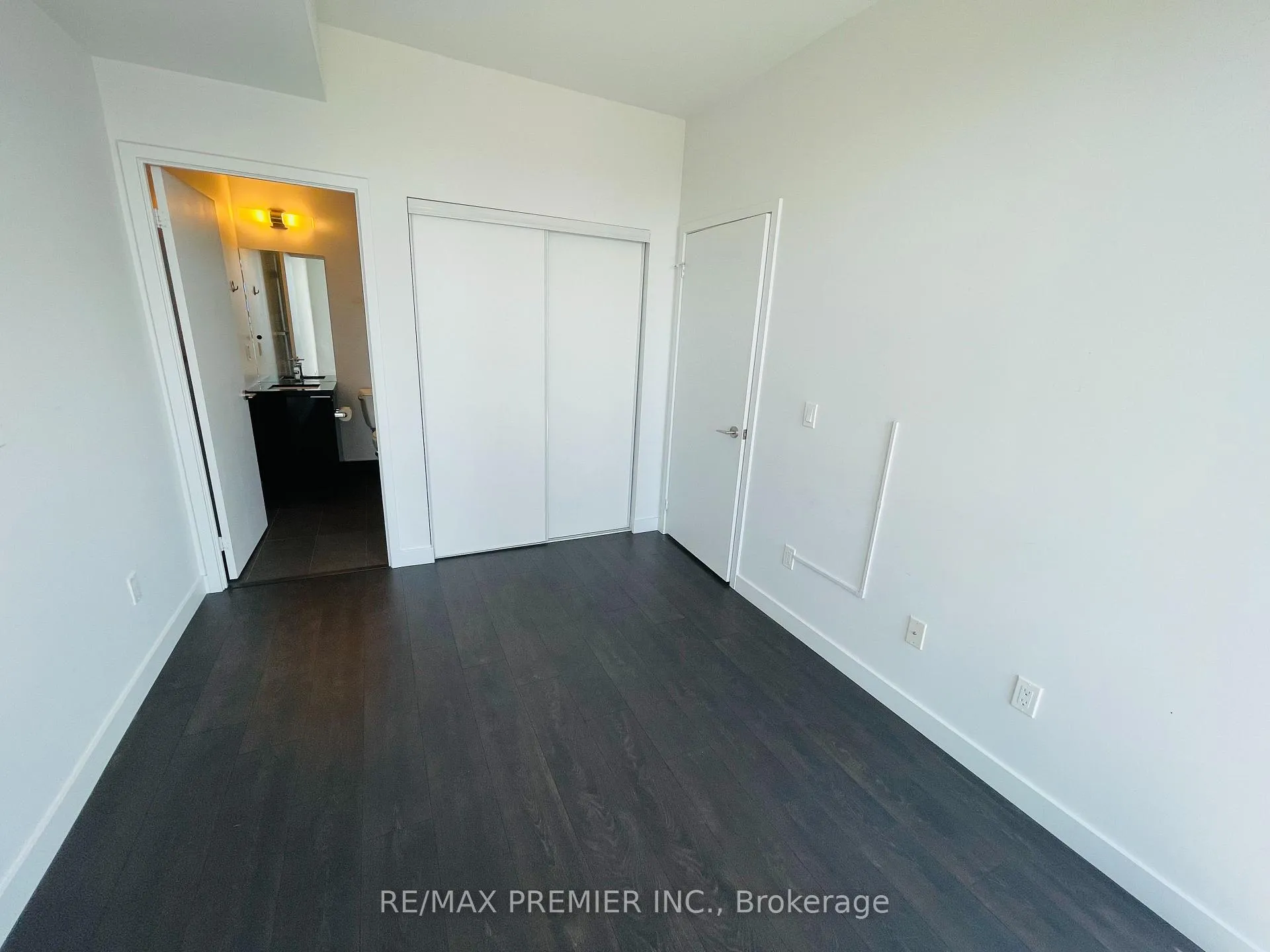 Photo 9 of Unit 4301, 8 Eglinton Avenue E, Toronto, Mount Pleasant West — HOMEH