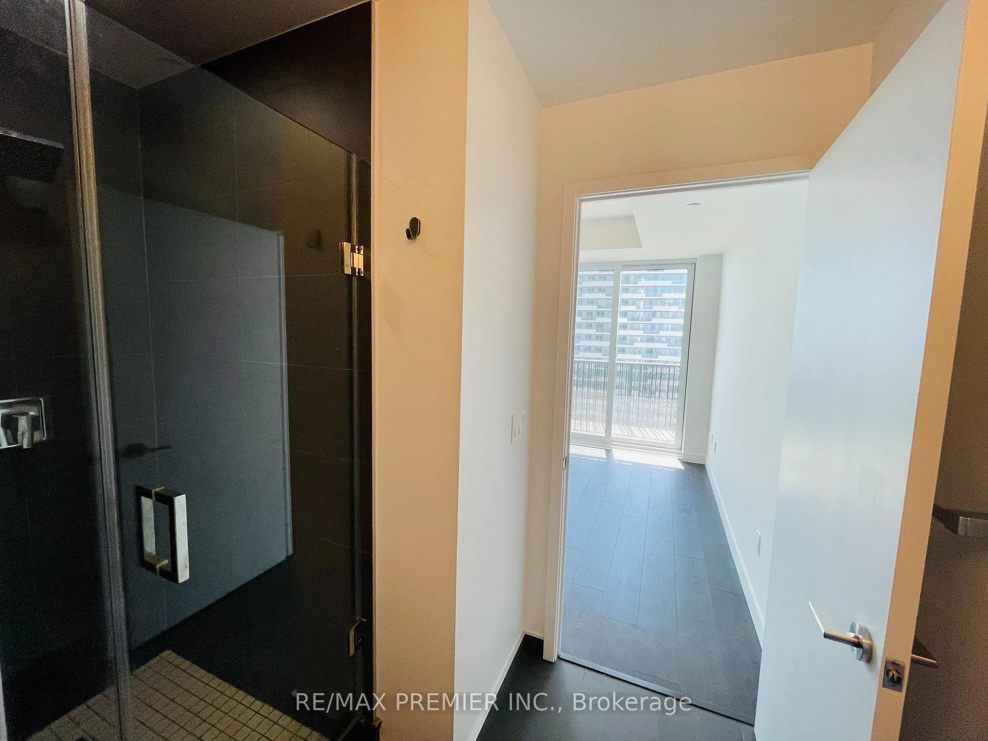 Photo 11 of Unit 4301, 8 Eglinton Avenue E, Toronto, Mount Pleasant West — HOMEH