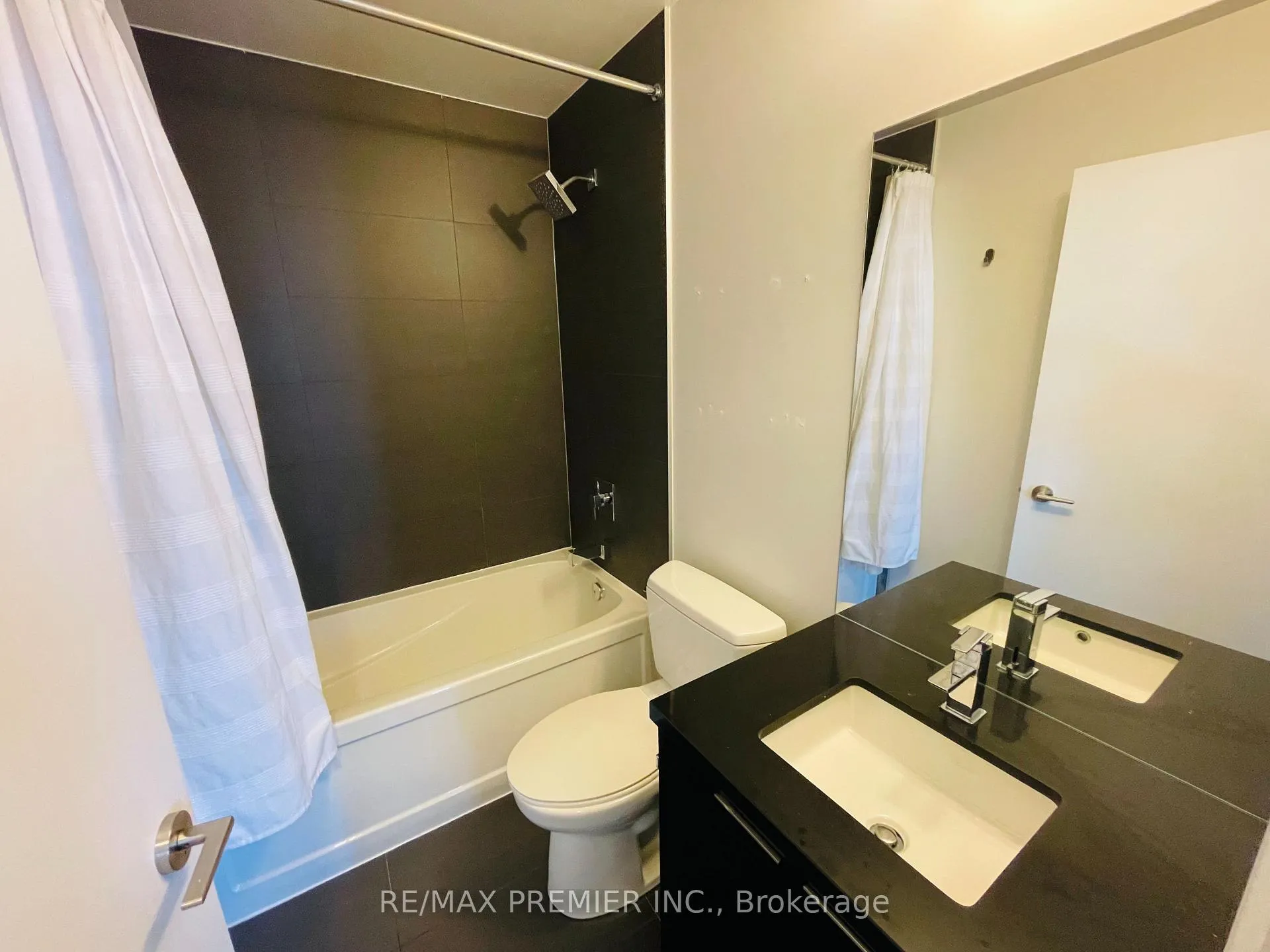 Photo 13 of Unit 4301, 8 Eglinton Avenue E, Toronto, Mount Pleasant West — HOMEH