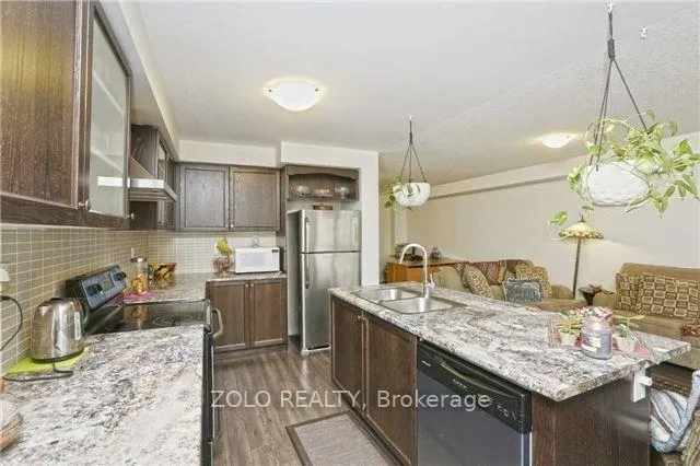 Photo 4 of Unit Upper Level, 92 Golden Springs Drive, Brampton, Northwest Brampton — HOMEH