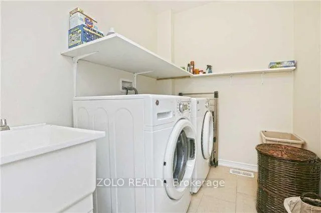 Photo 13 of Unit Upper Level, 92 Golden Springs Drive, Brampton, Northwest Brampton — HOMEH