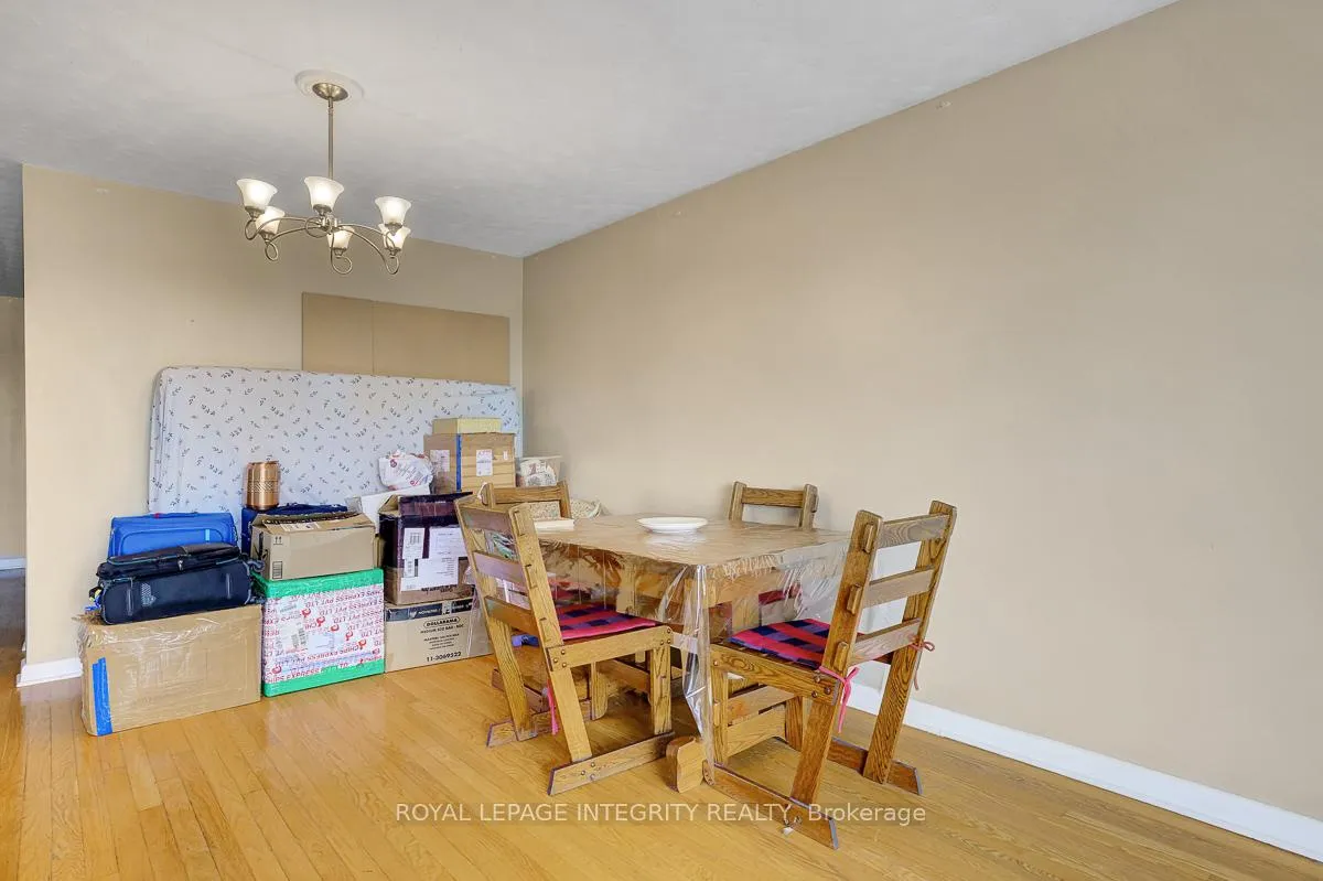 Photo 8 of Unit A, 892 Baseline Road, Ottawa, City View/Skyline/Fisher Heights/Parkwood Hills — HOMEH