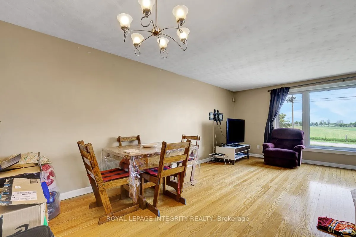 Photo 9 of Unit A, 892 Baseline Road, Ottawa, City View/Skyline/Fisher Heights/Parkwood Hills — HOMEH