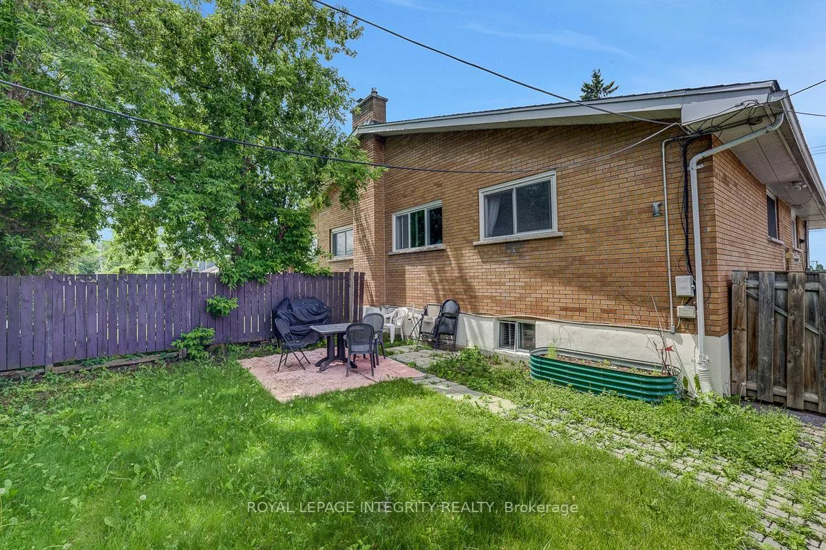 Photo 23 of Unit A, 892 Baseline Road, Ottawa, City View/Skyline/Fisher Heights/Parkwood Hills — HOMEH