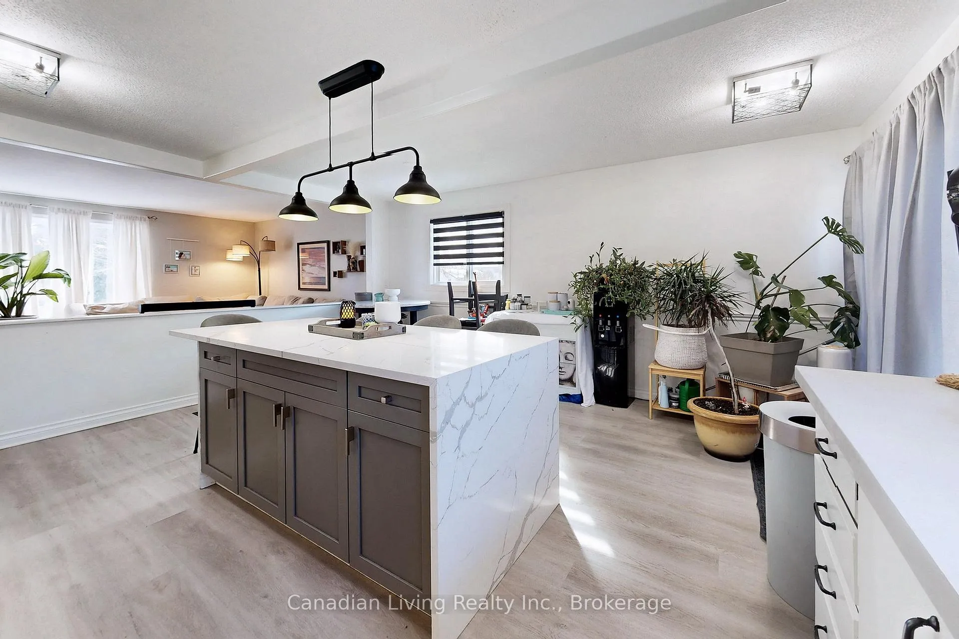 Photo 10 of 772 Happy Vale Drive, Innisfil, Alcona — HOMEH
