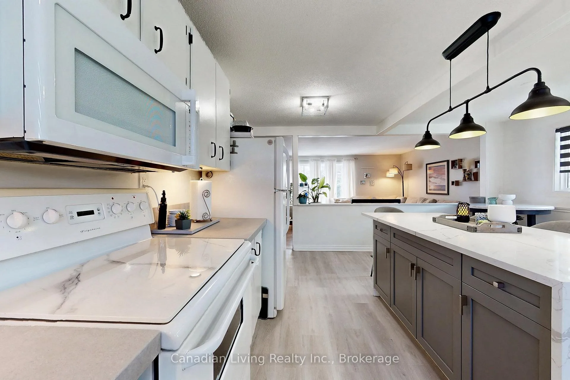 Photo 13 of 772 Happy Vale Drive, Innisfil, Alcona — HOMEH