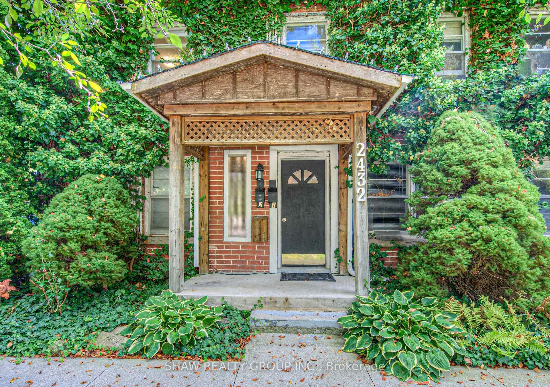Photo 4 of Unit 2, 2432 First Street, Burlington, Roseland — HOMEH