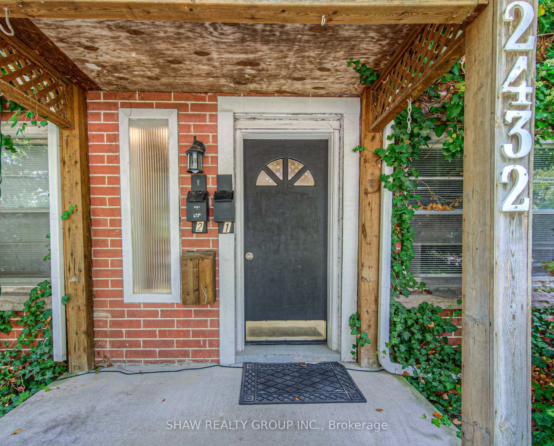 Photo 5 of Unit 2, 2432 First Street, Burlington, Roseland — HOMEH