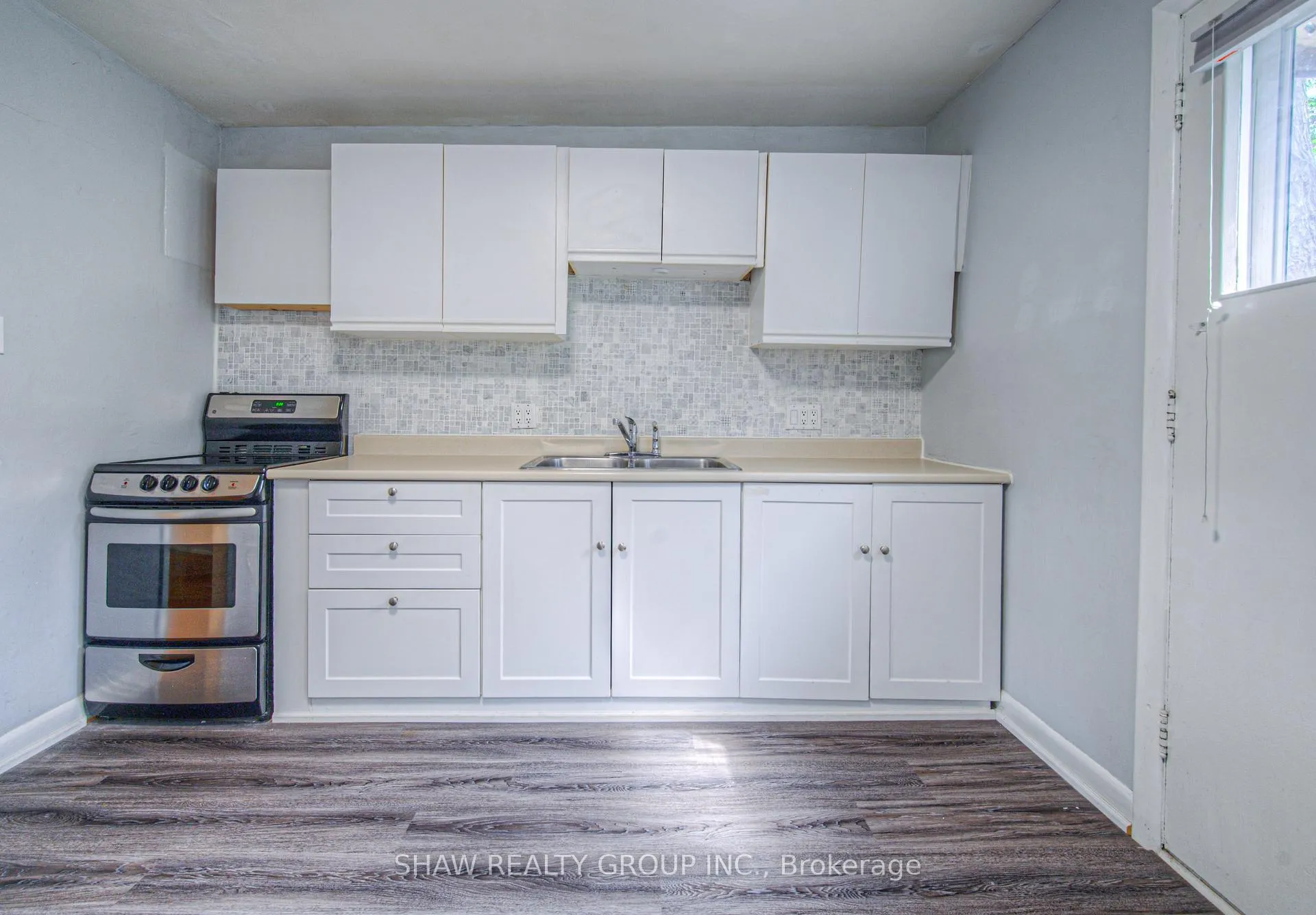 Photo 16 of Unit 2, 2432 First Street, Burlington, Roseland — HOMEH