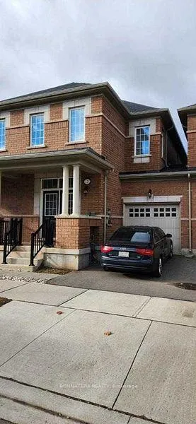 Front of 121 Huguenot Road