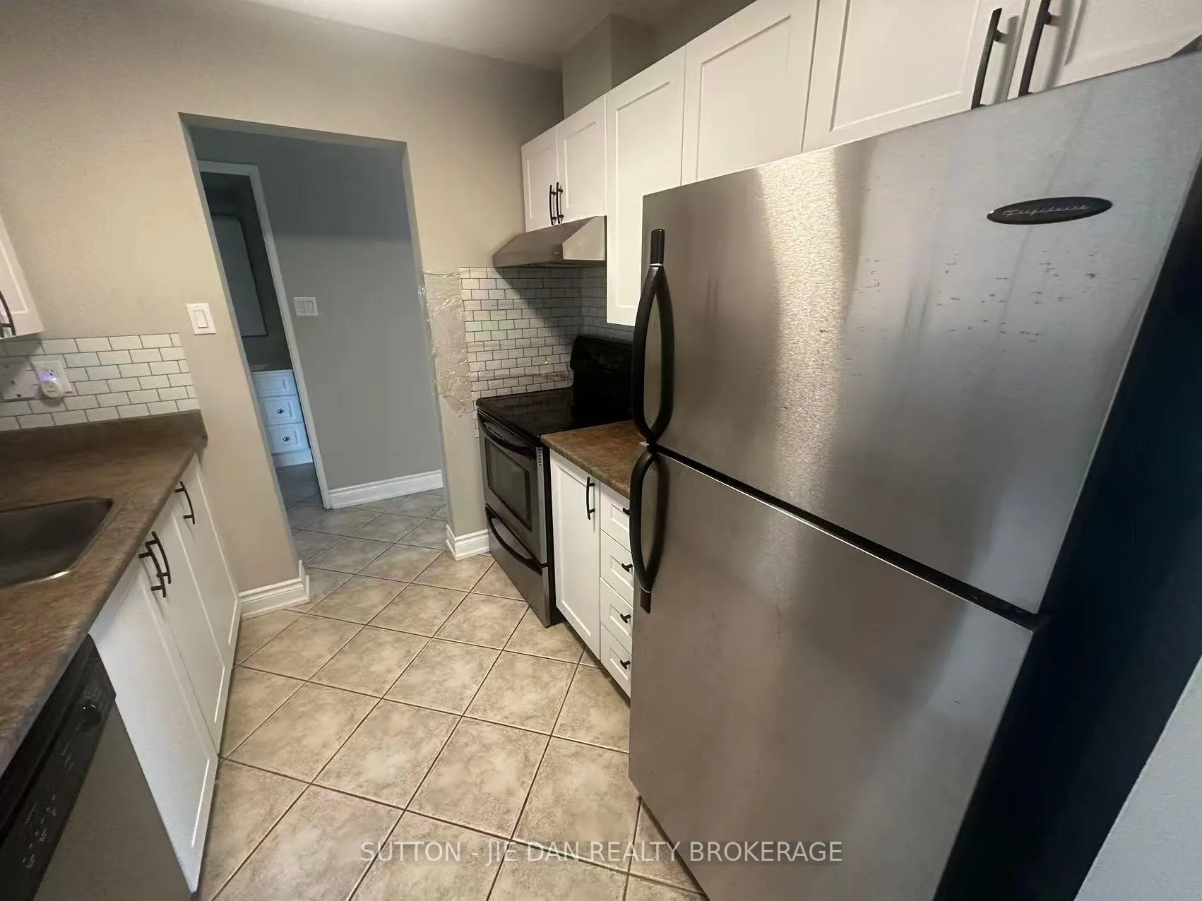 Photo 8 of Unit 507, 858 Commissioners Road E, London, South H — HOMEH