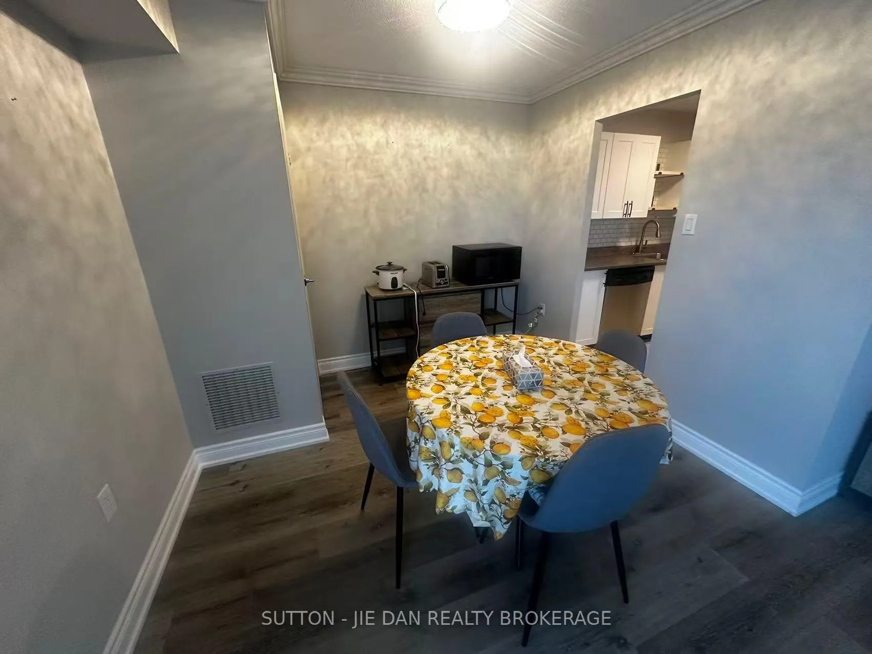 Photo 9 of Unit 507, 858 Commissioners Road E, London, South H — HOMEH
