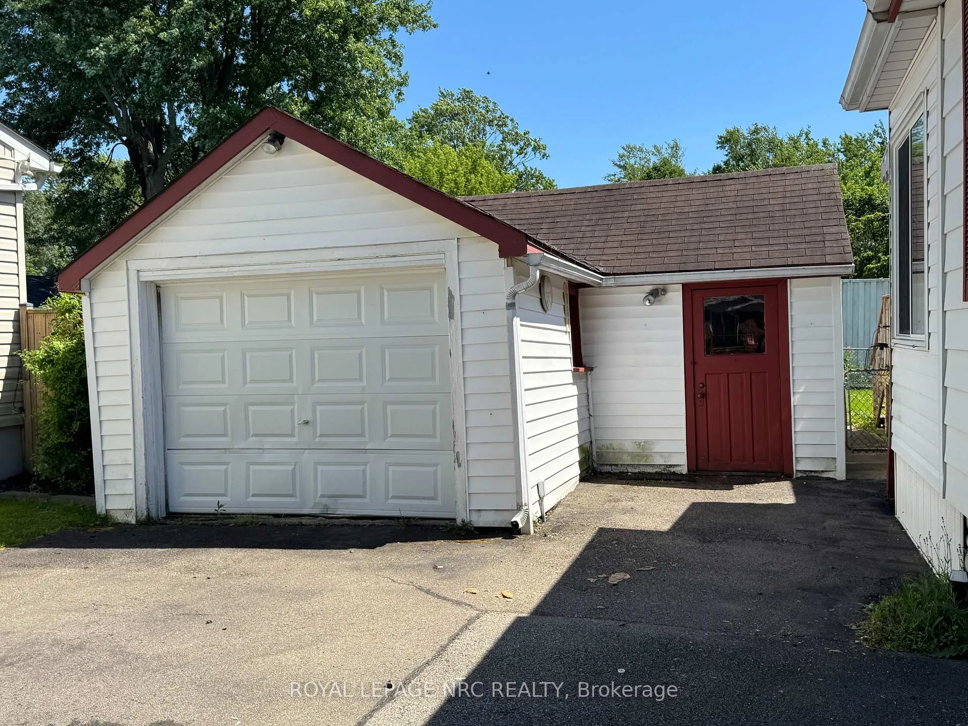 Photo 4 of 61 Hatter Avenue, Welland, N. Welland — HOMEH