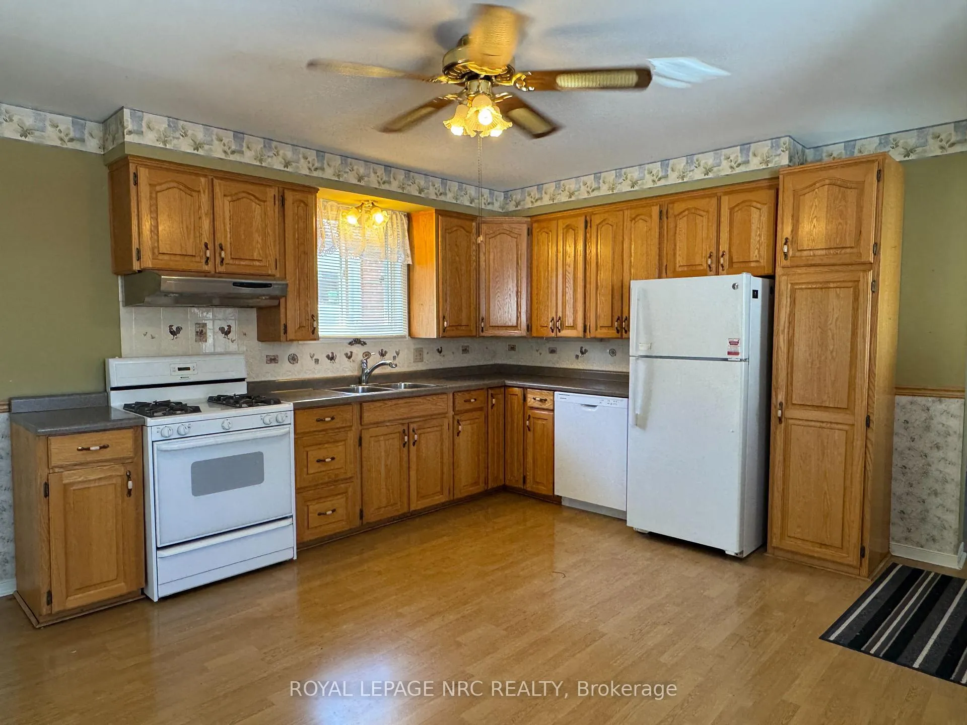 Photo 17 of 61 Hatter Avenue, Welland, N. Welland — HOMEH