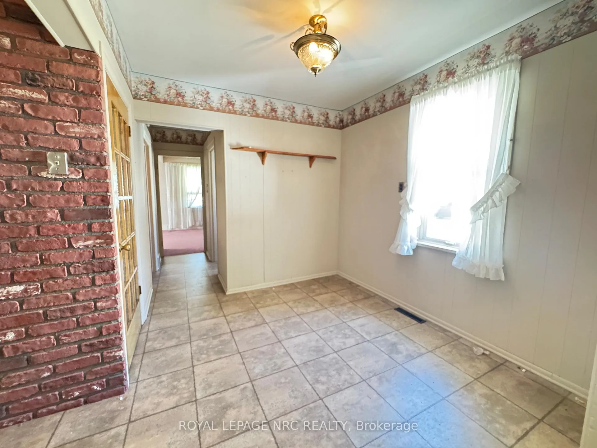 Photo 27 of 61 Hatter Avenue, Welland, N. Welland — HOMEH