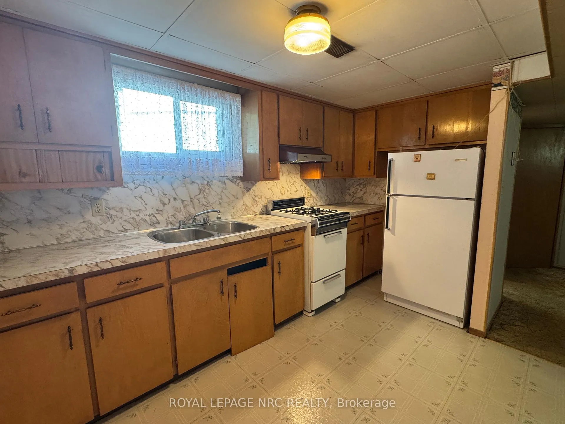 Photo 33 of 61 Hatter Avenue, Welland, N. Welland — HOMEH