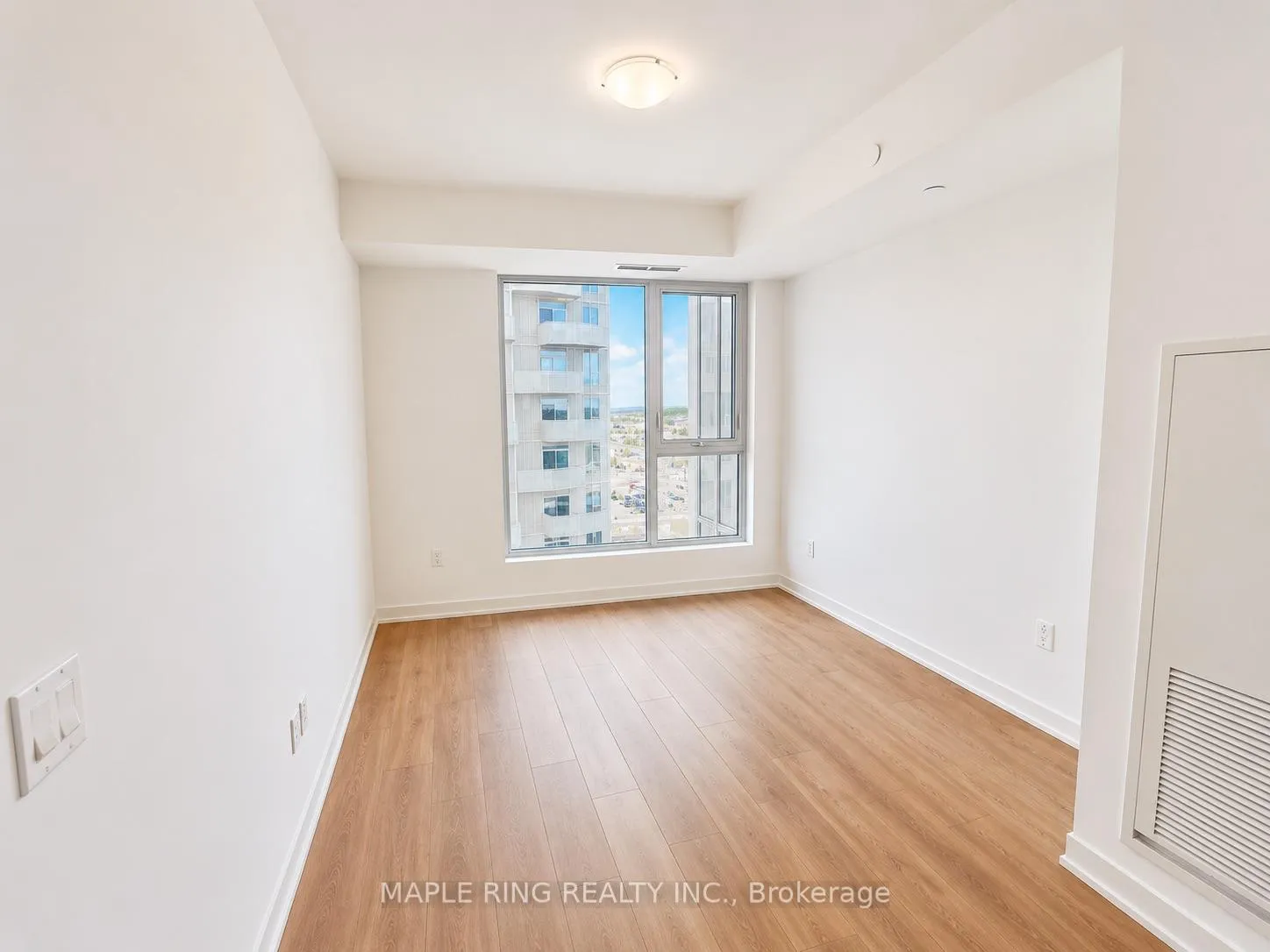 Photo 2 of Unit 1201, 474 Caldari Road, Vaughan, Concord — HOMEH