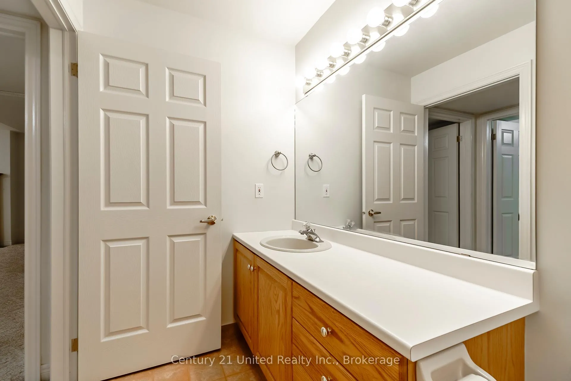 Photo 35 of Unit 22, 1121 Armour Road, Peterborough, Ashburnham Ward 4 — HOMEH