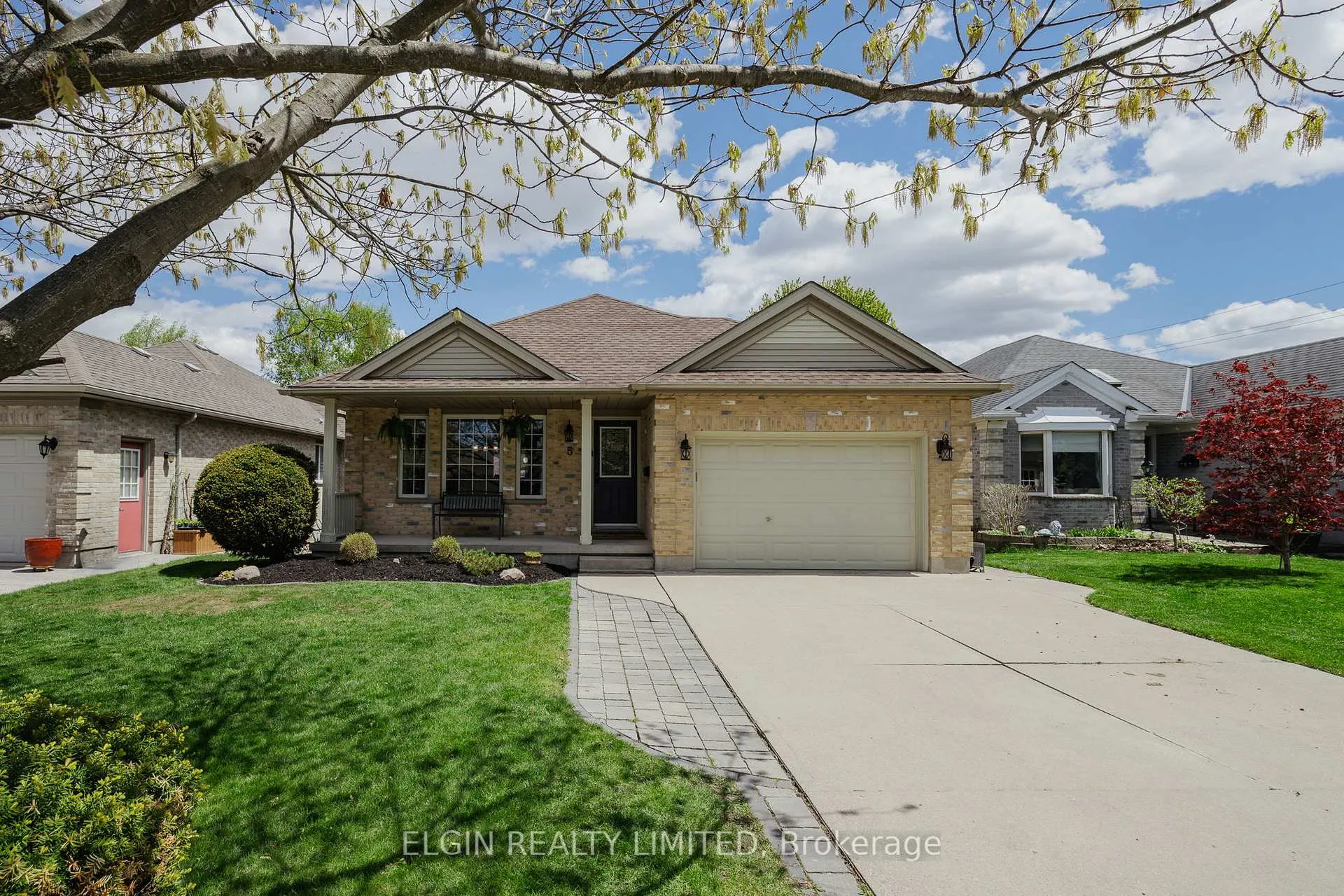 Photo 1 of 5 Rodney Crescent, St. Thomas — HOMEH