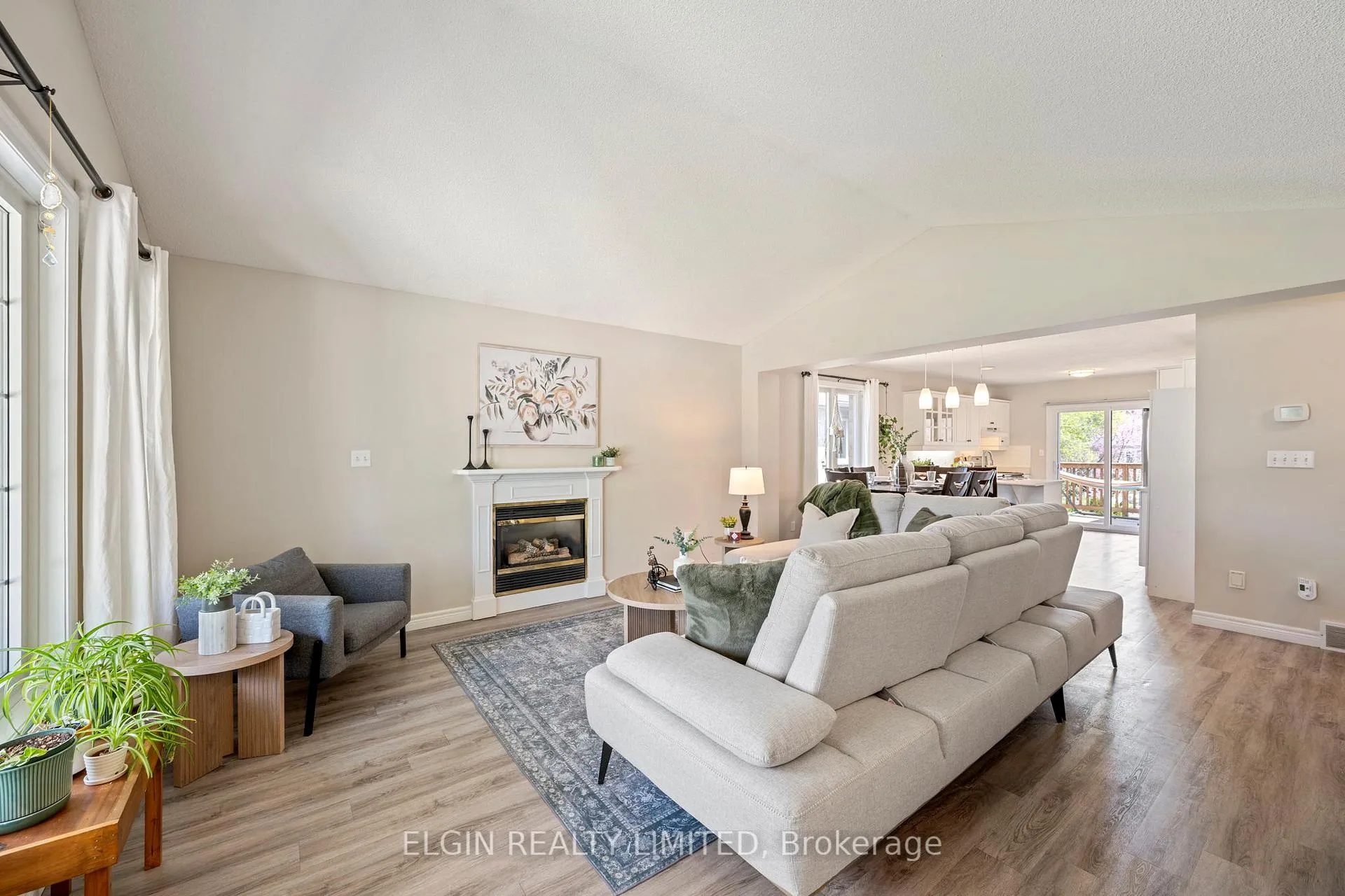 Photo 5 of 5 Rodney Crescent, St. Thomas — HOMEH